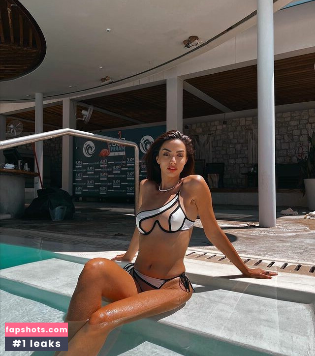 Leila Kraja gallery photo #2