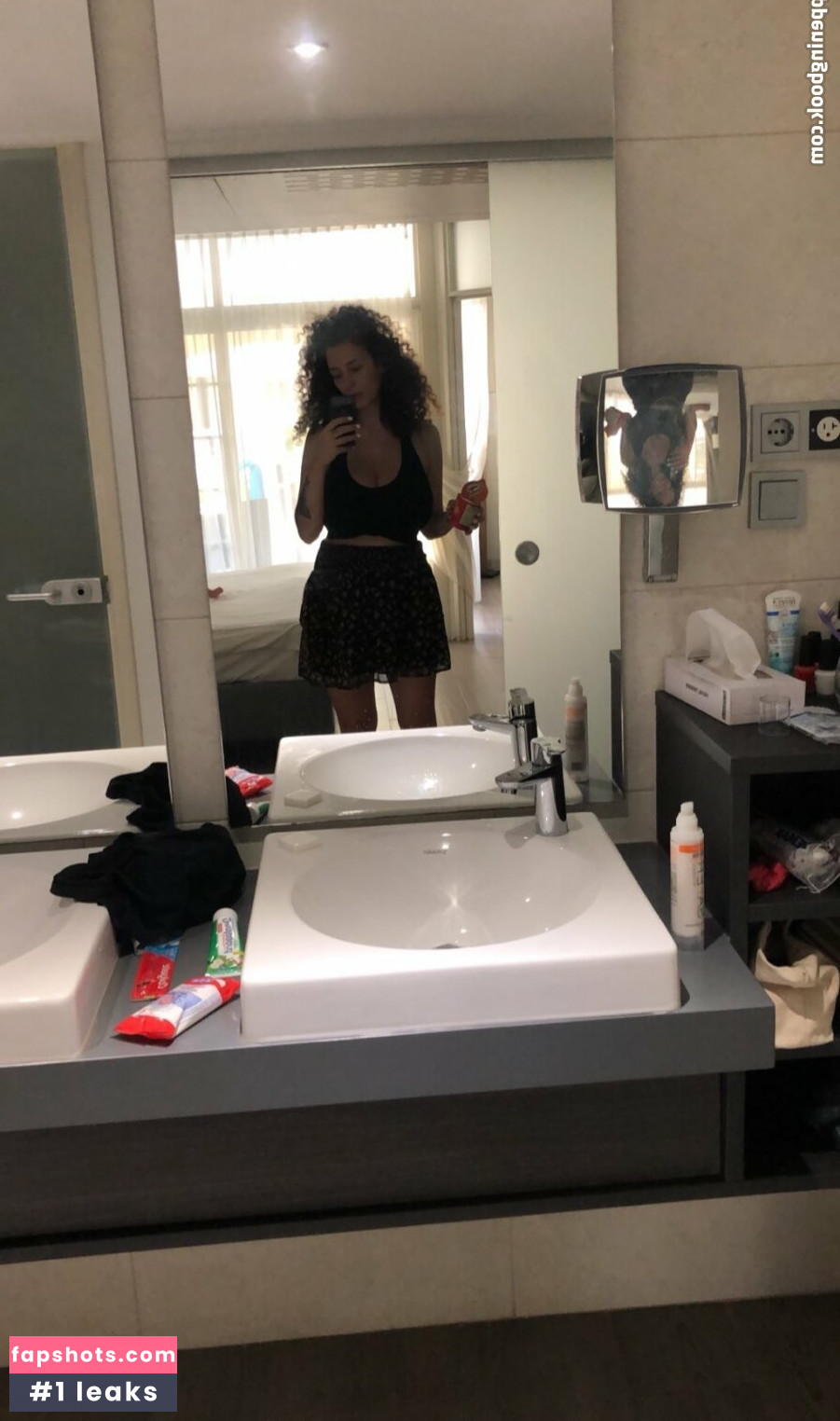 Leila Lowfire gallery photo #107