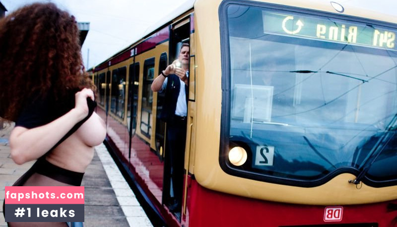 Leila Lowfire gallery photo #279