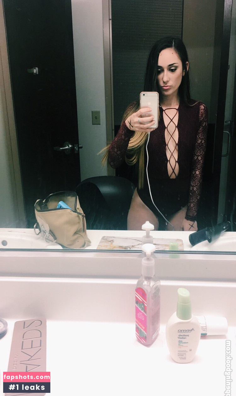 Leila Saltzman gallery photo #18