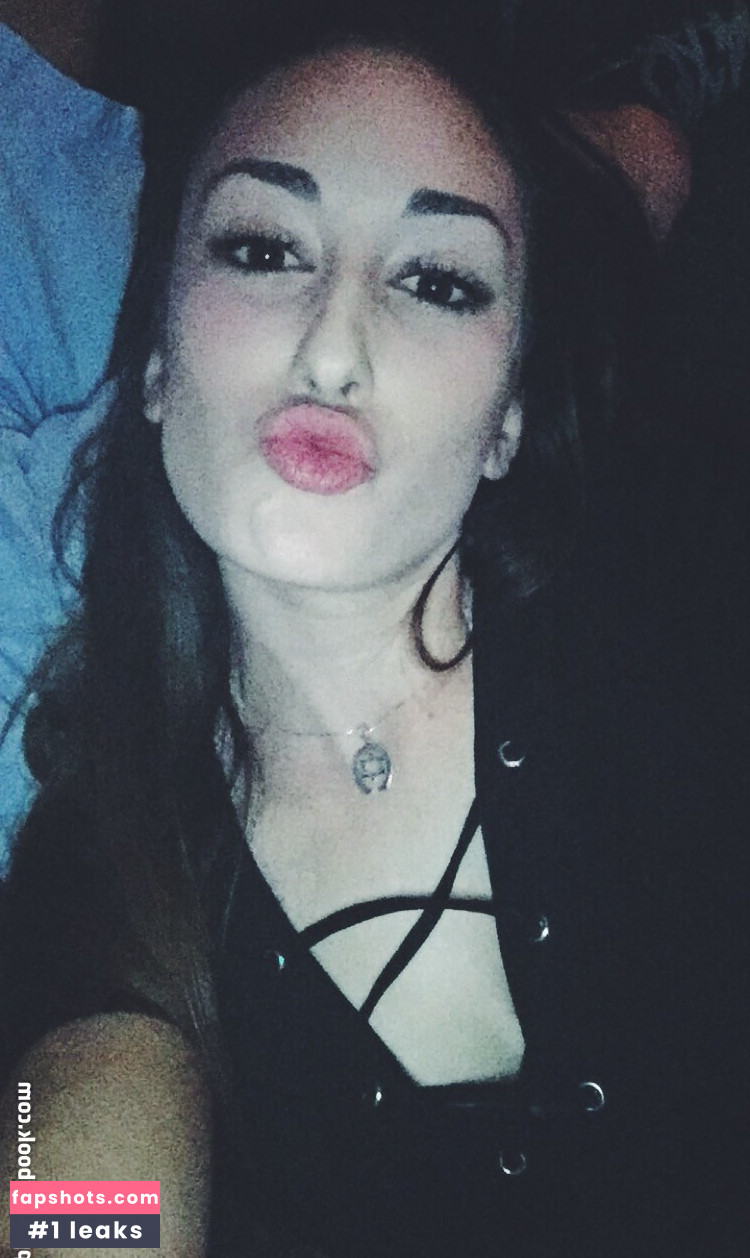 Leila Saltzman gallery photo #26