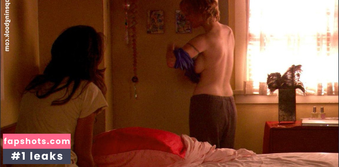 Leisha Hailey nude babe gallery