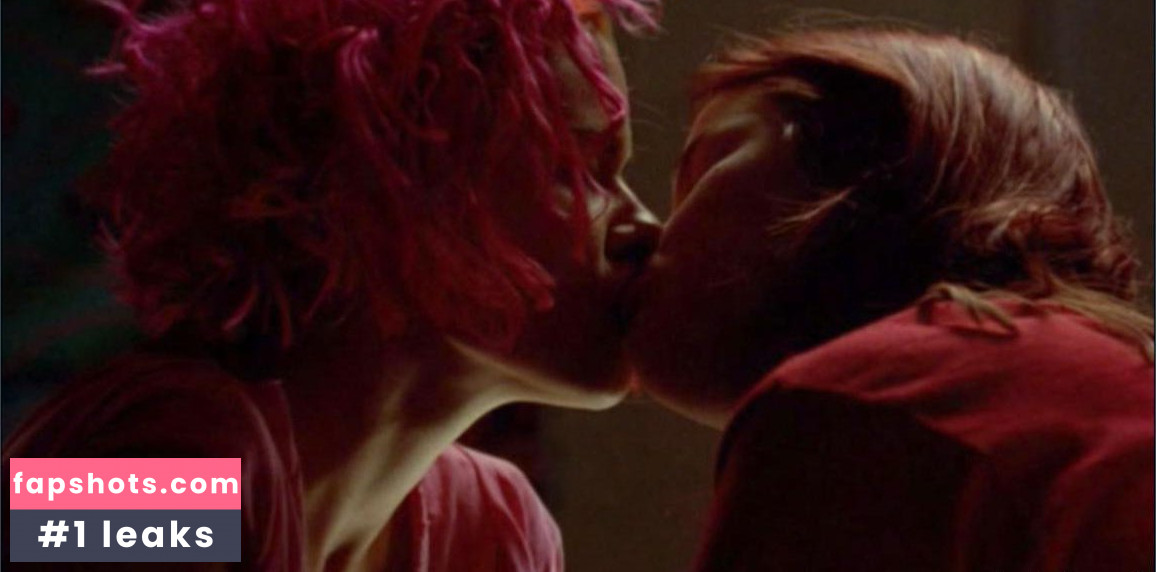 Leisha Hailey gallery photo #22