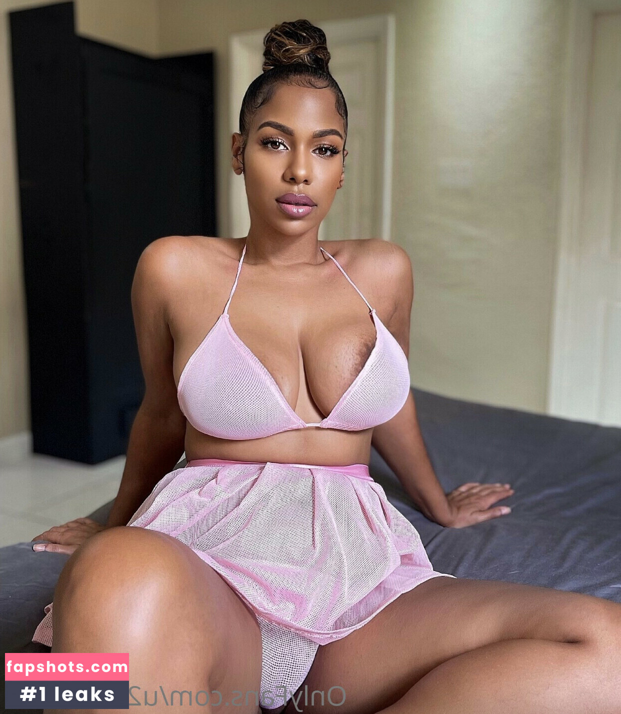 Leiza-Mae Keane gallery photo #12