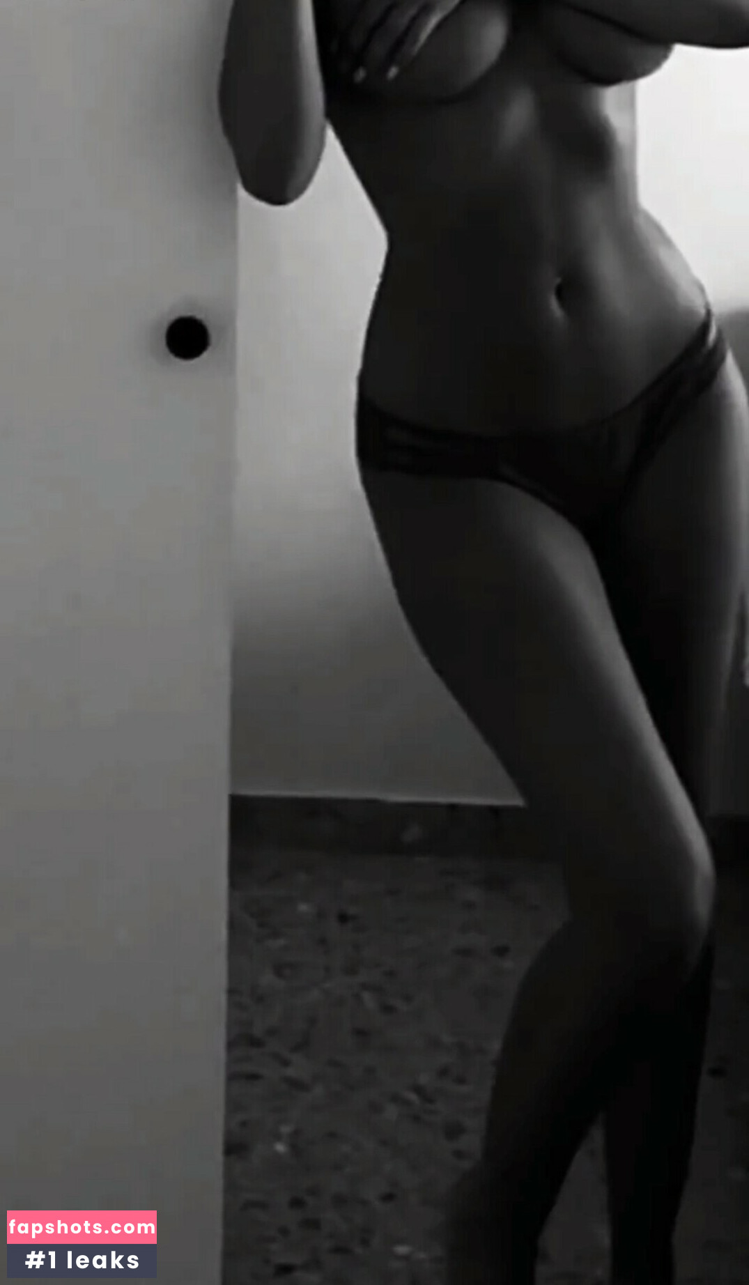 Lelainaperezz nude babe gallery