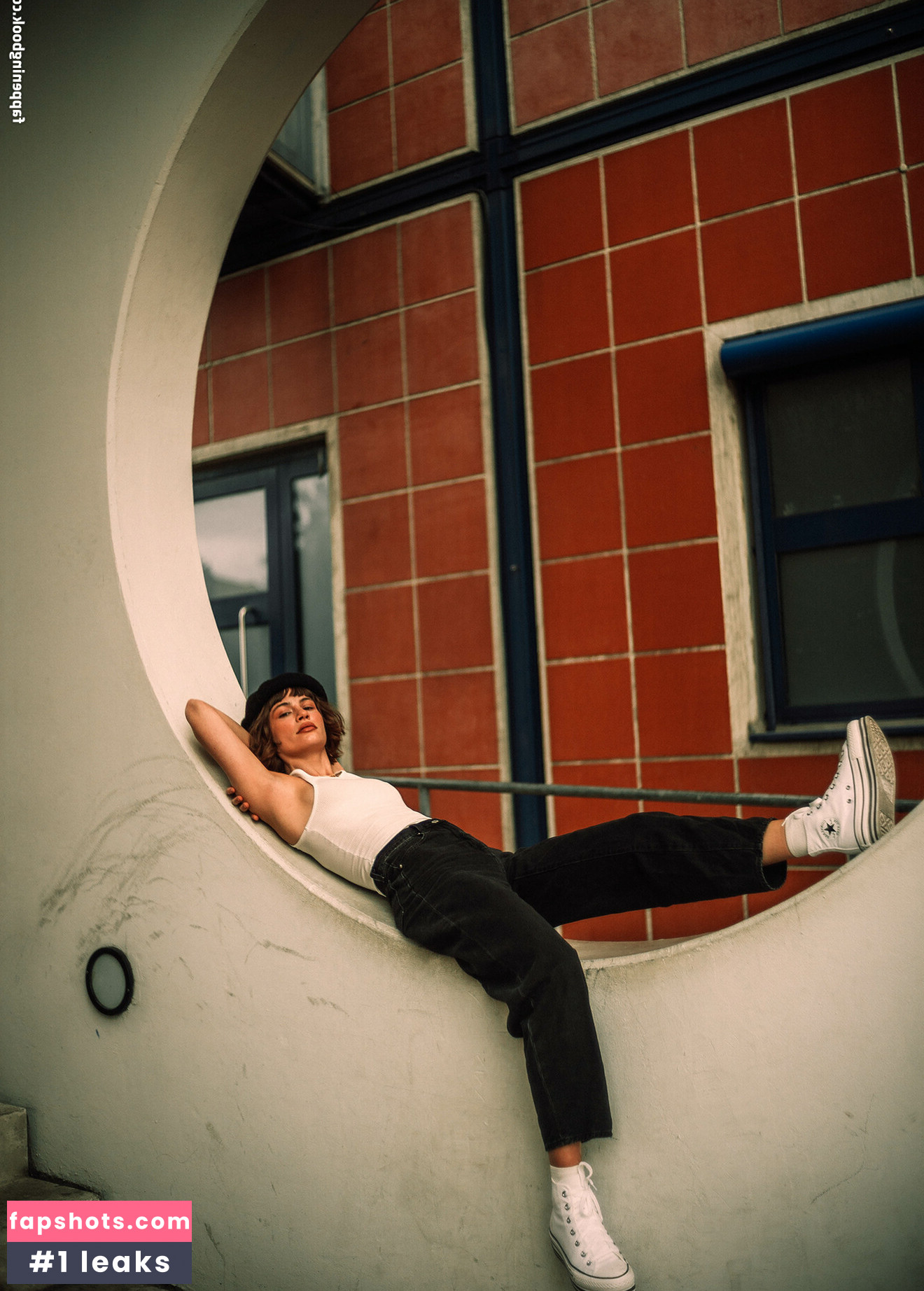 leleberlin gallery photo #3