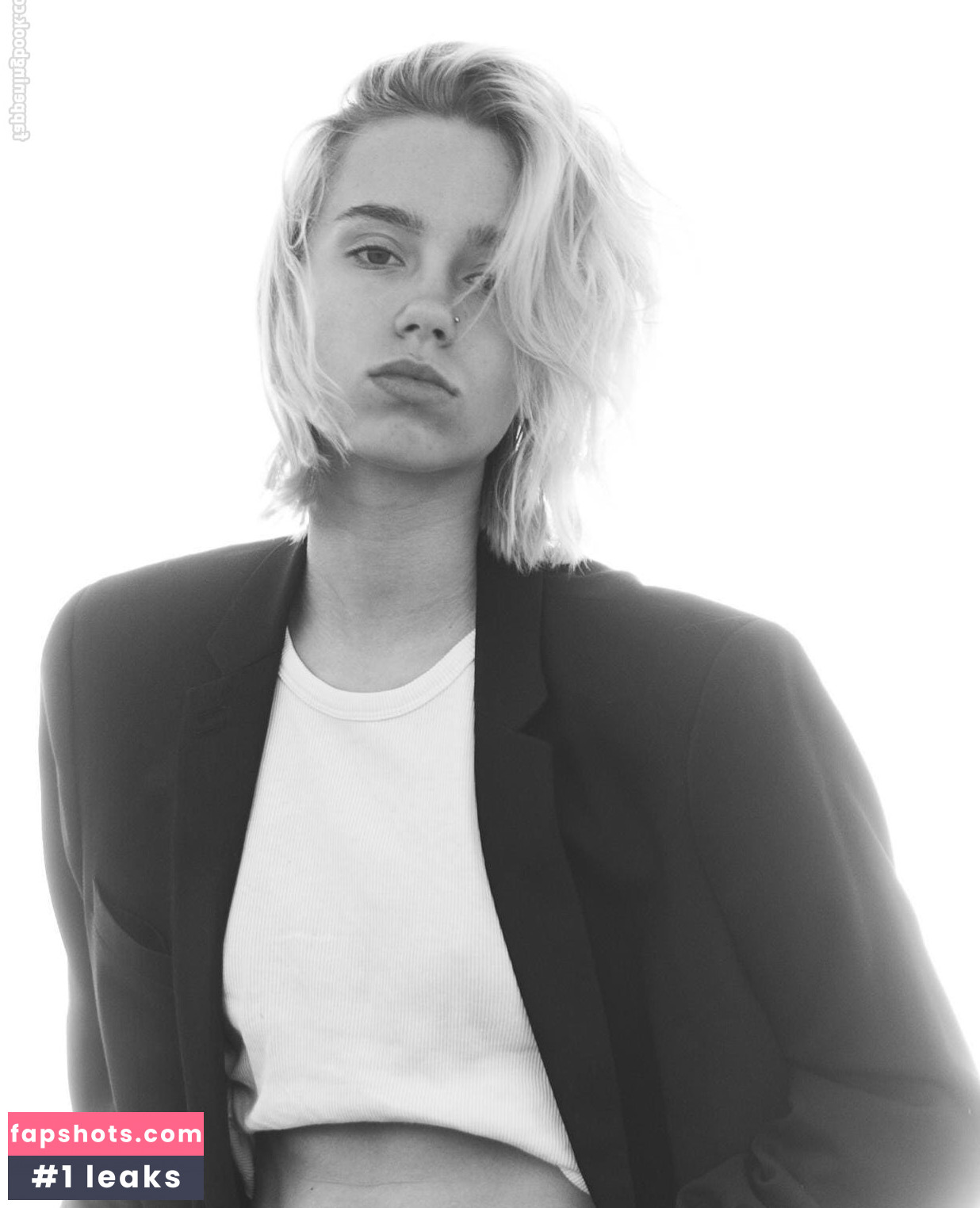 Lena Mantler gallery photo #6