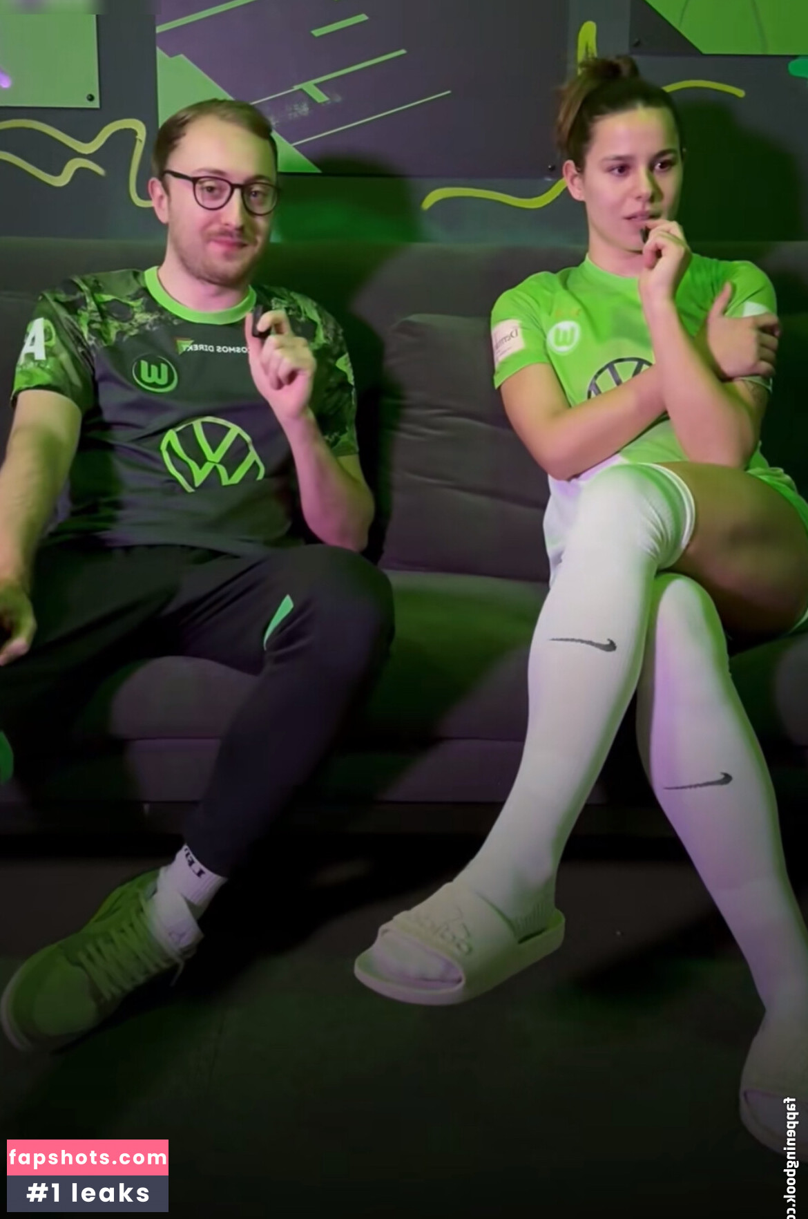 Lena Oberdorf nude babe gallery