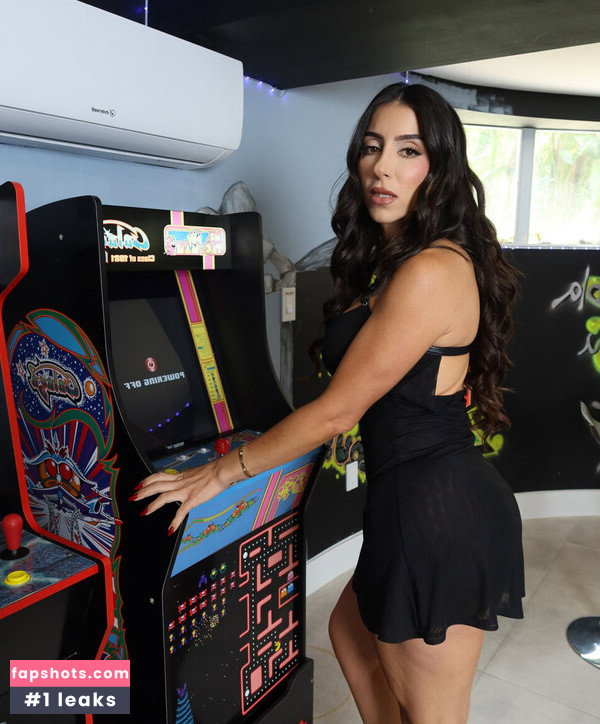 Lena The Plug gallery photo #1597