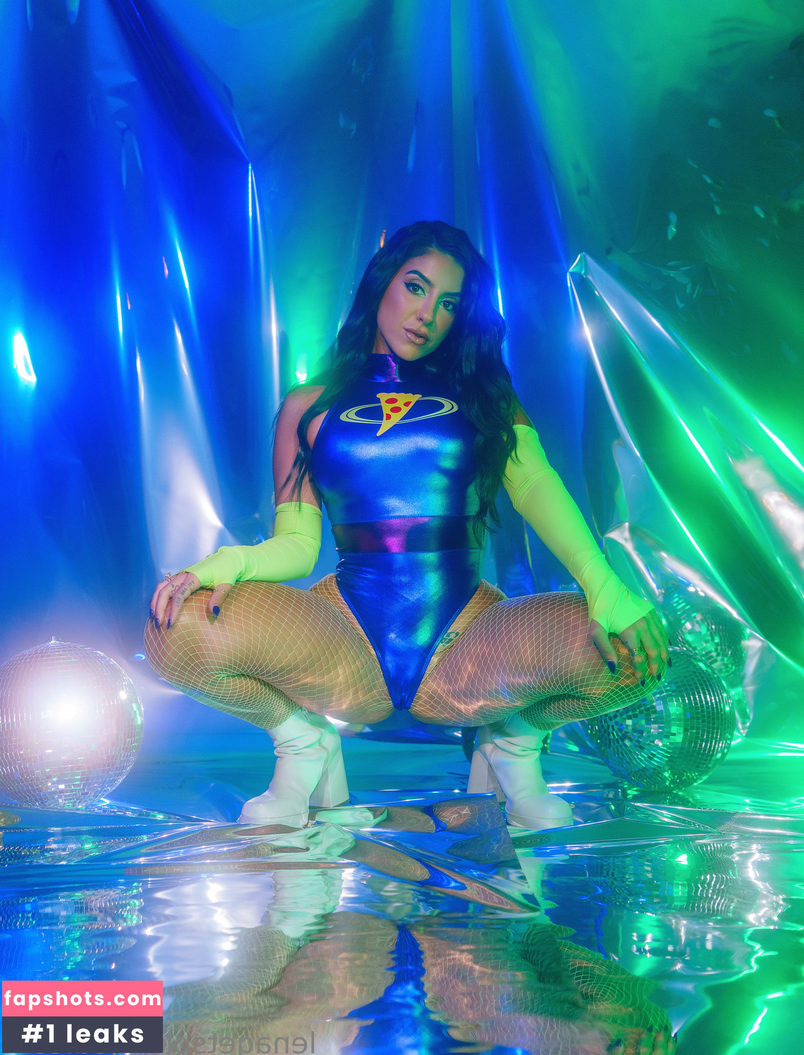 Lena The Plug gallery photo #684
