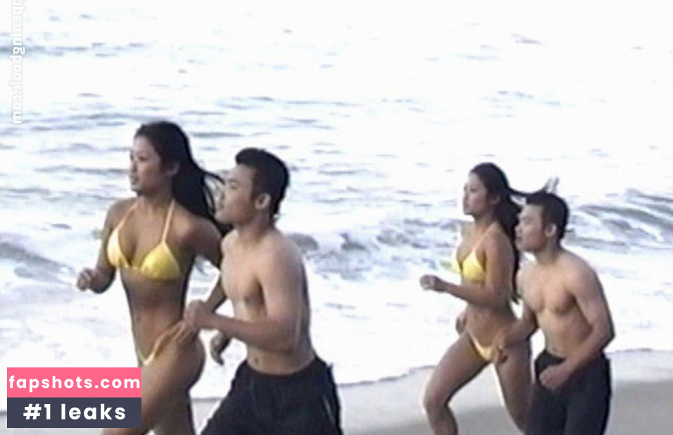 Lena Yada gallery photo #3