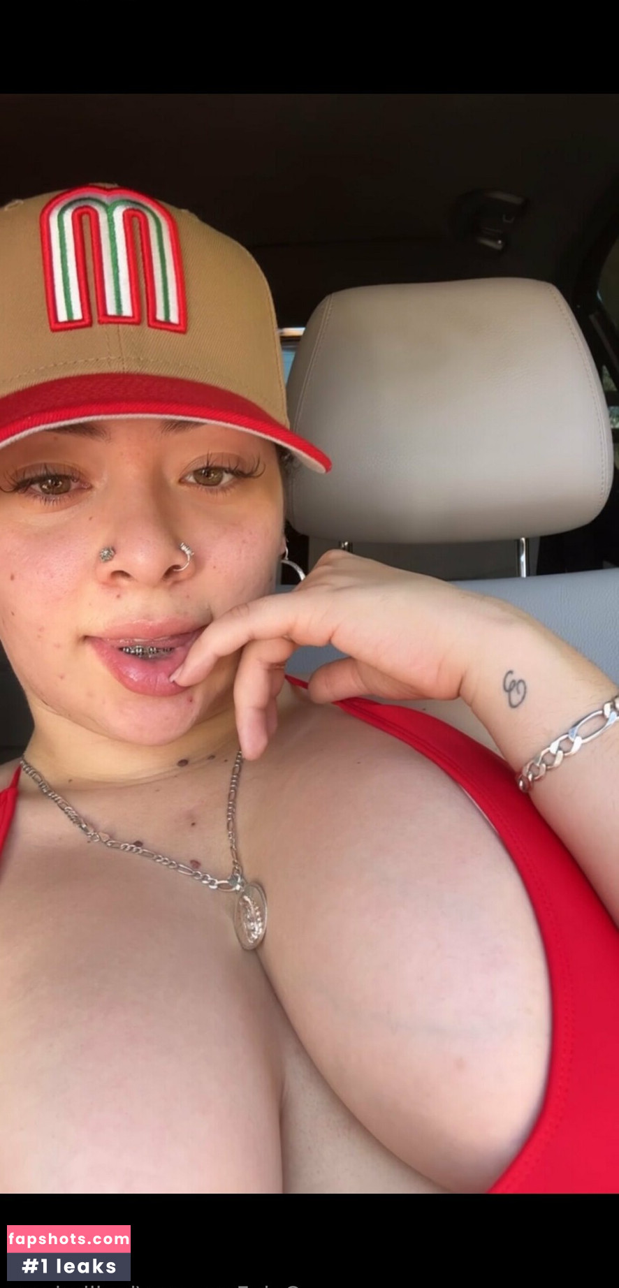 leniibabyyy nude babe gallery