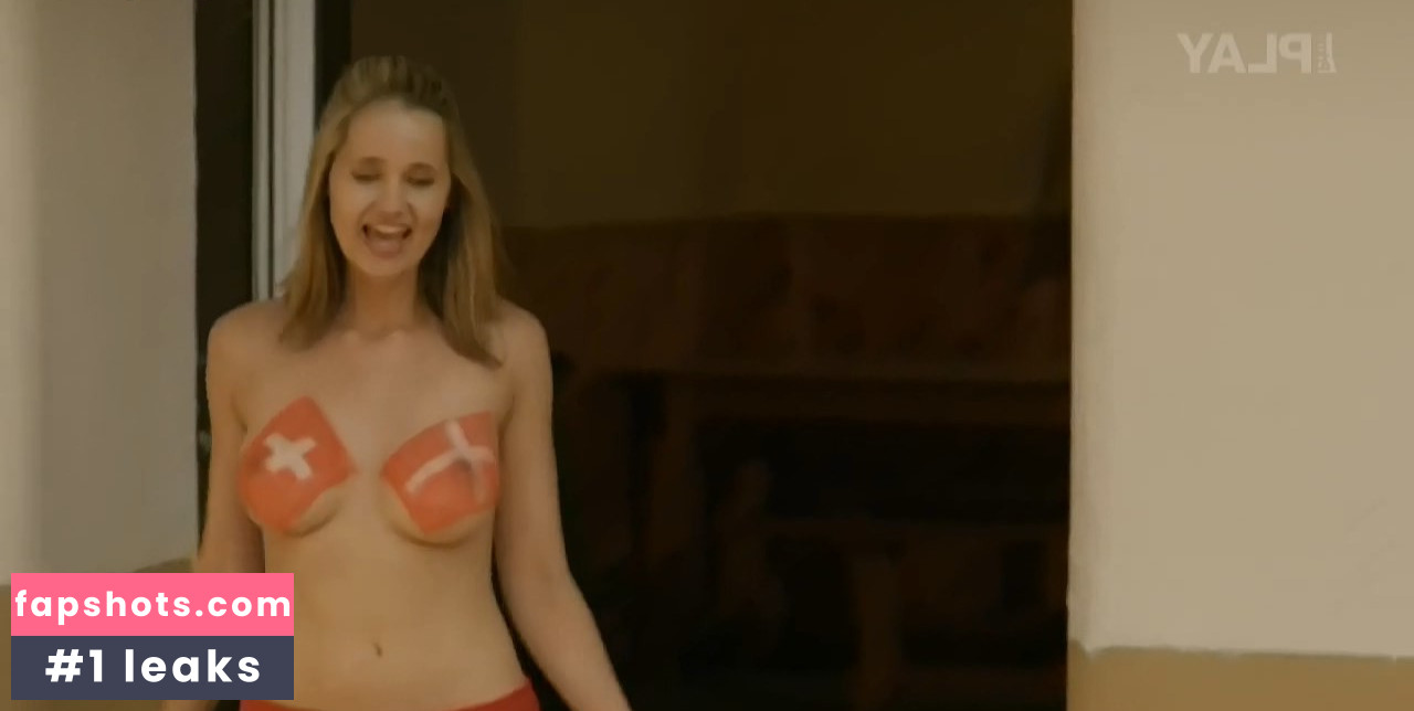 Lenka Juroskova gallery photo #3