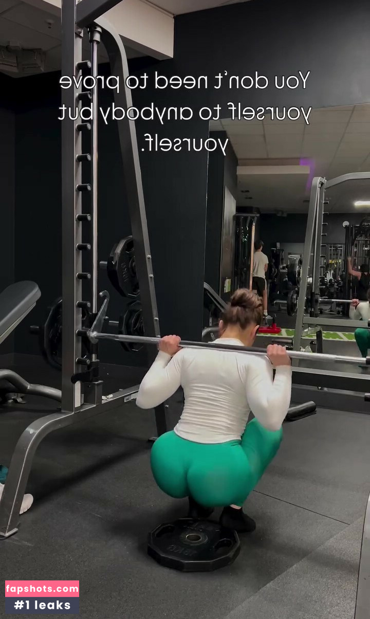 Leona Maronn gallery photo #4