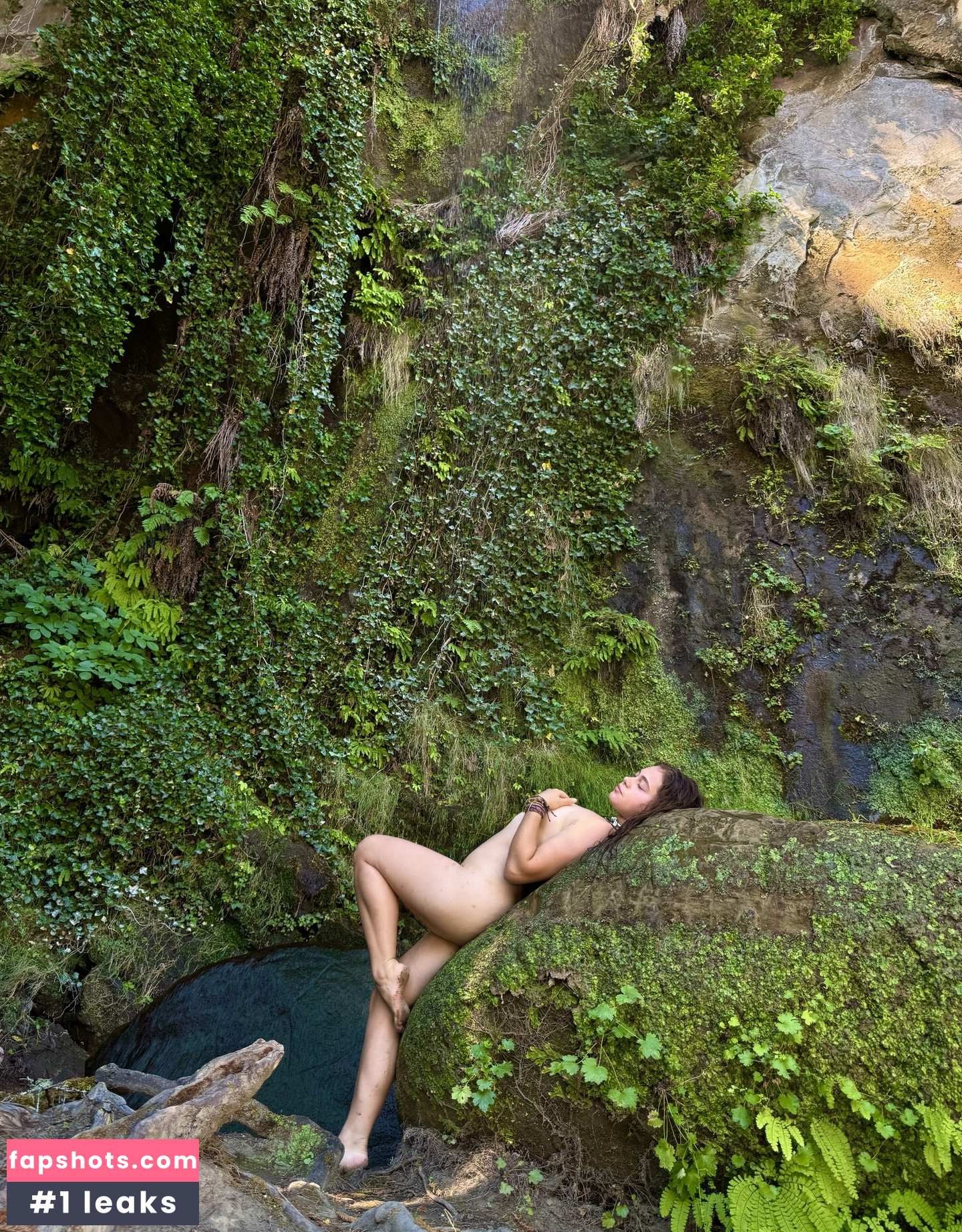 Leonie Buchegger Nahé úniky fotek pouze od fanoušků #2 - Fapshots