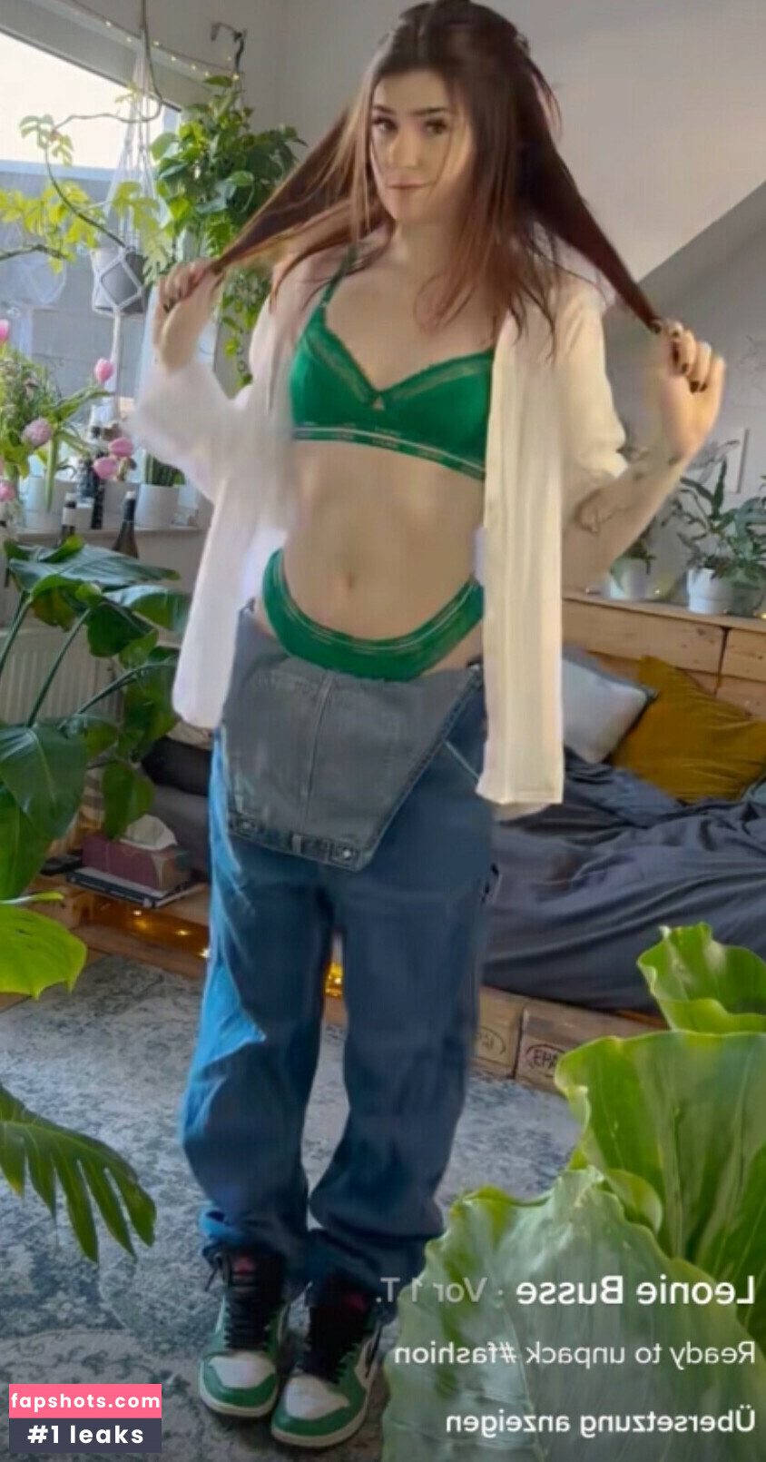 Leonie Busse gallery photo #23