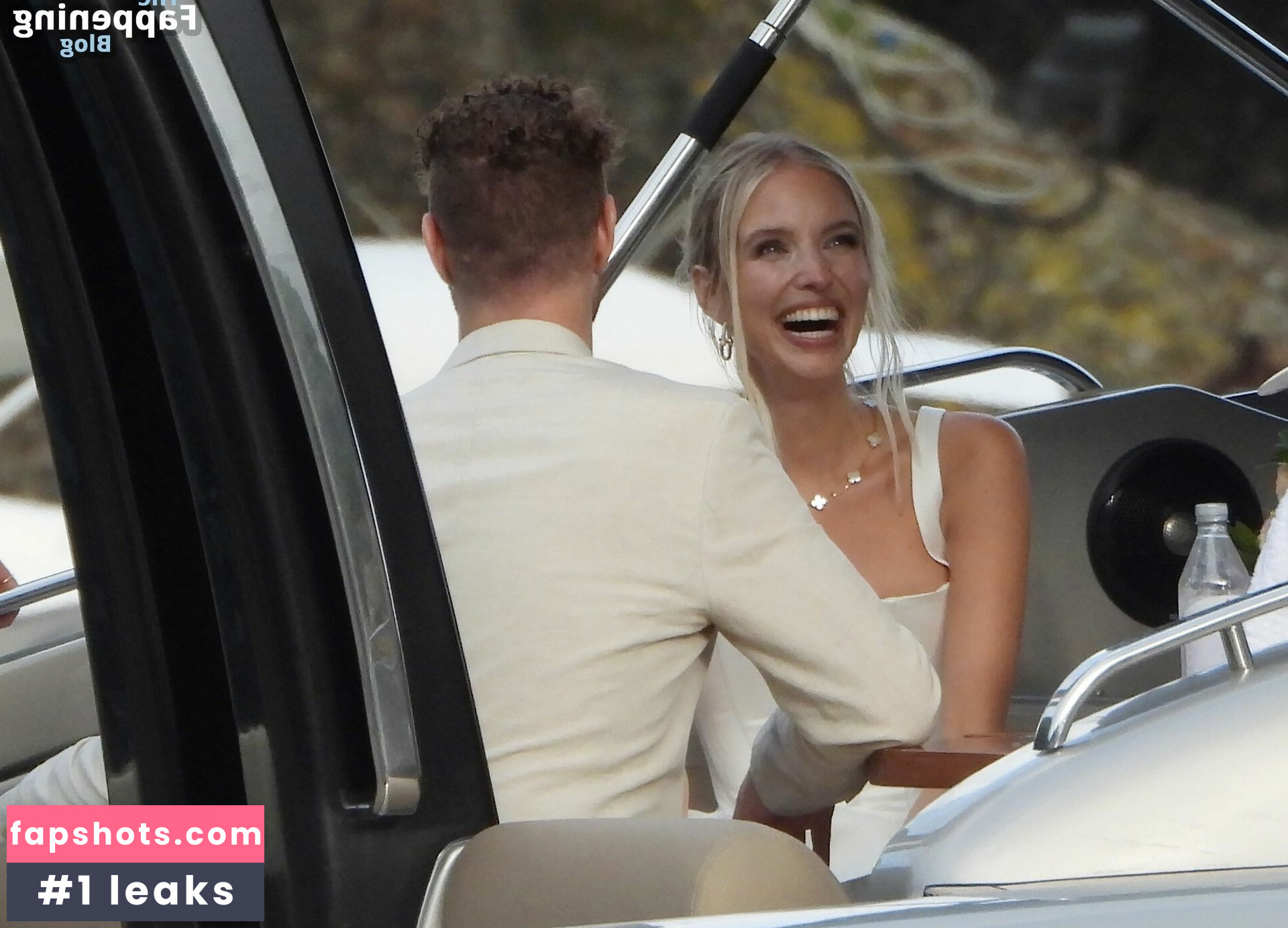 Leonie Hanne gallery photo #11