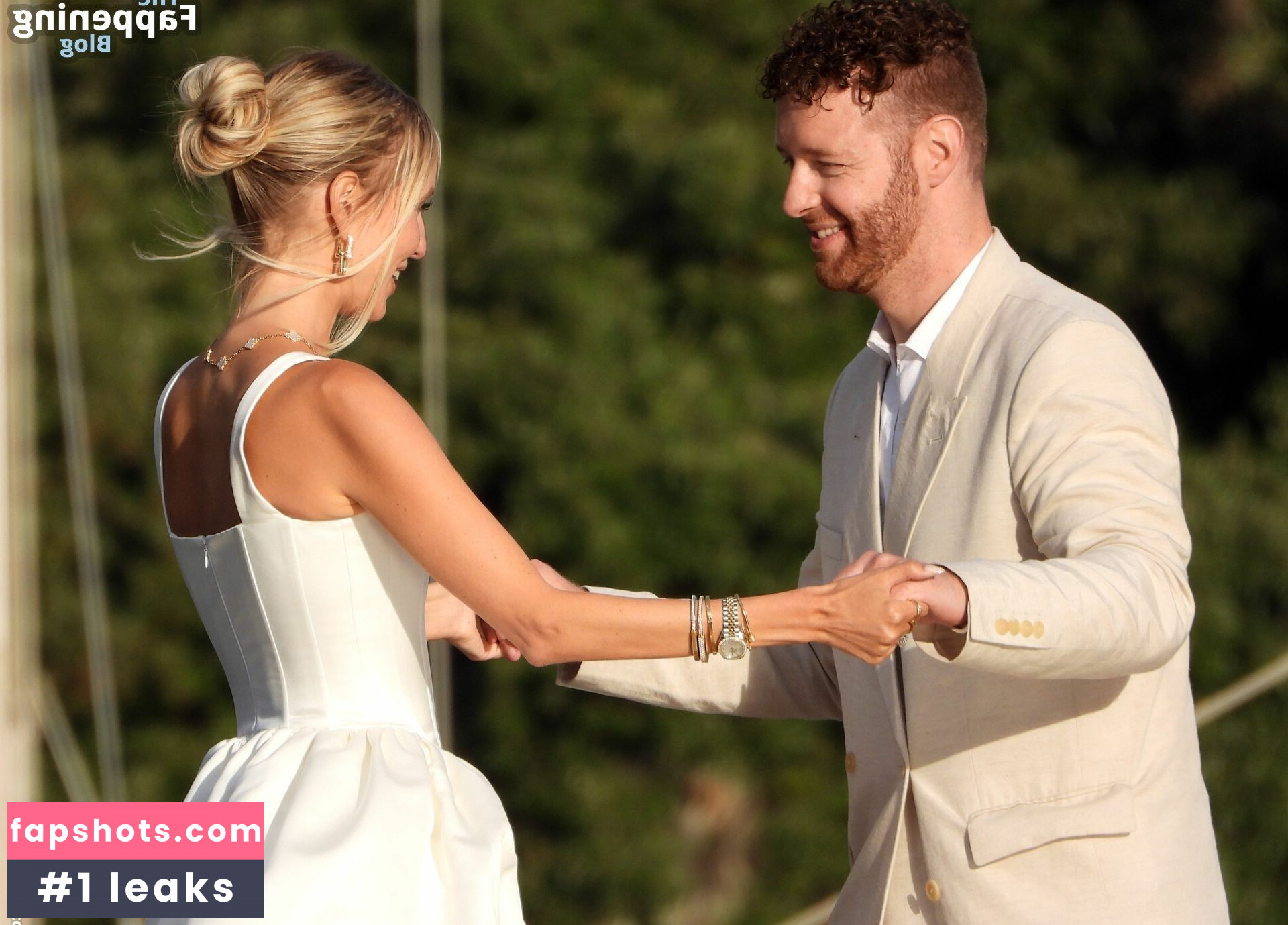 Leonie Hanne gallery photo #14