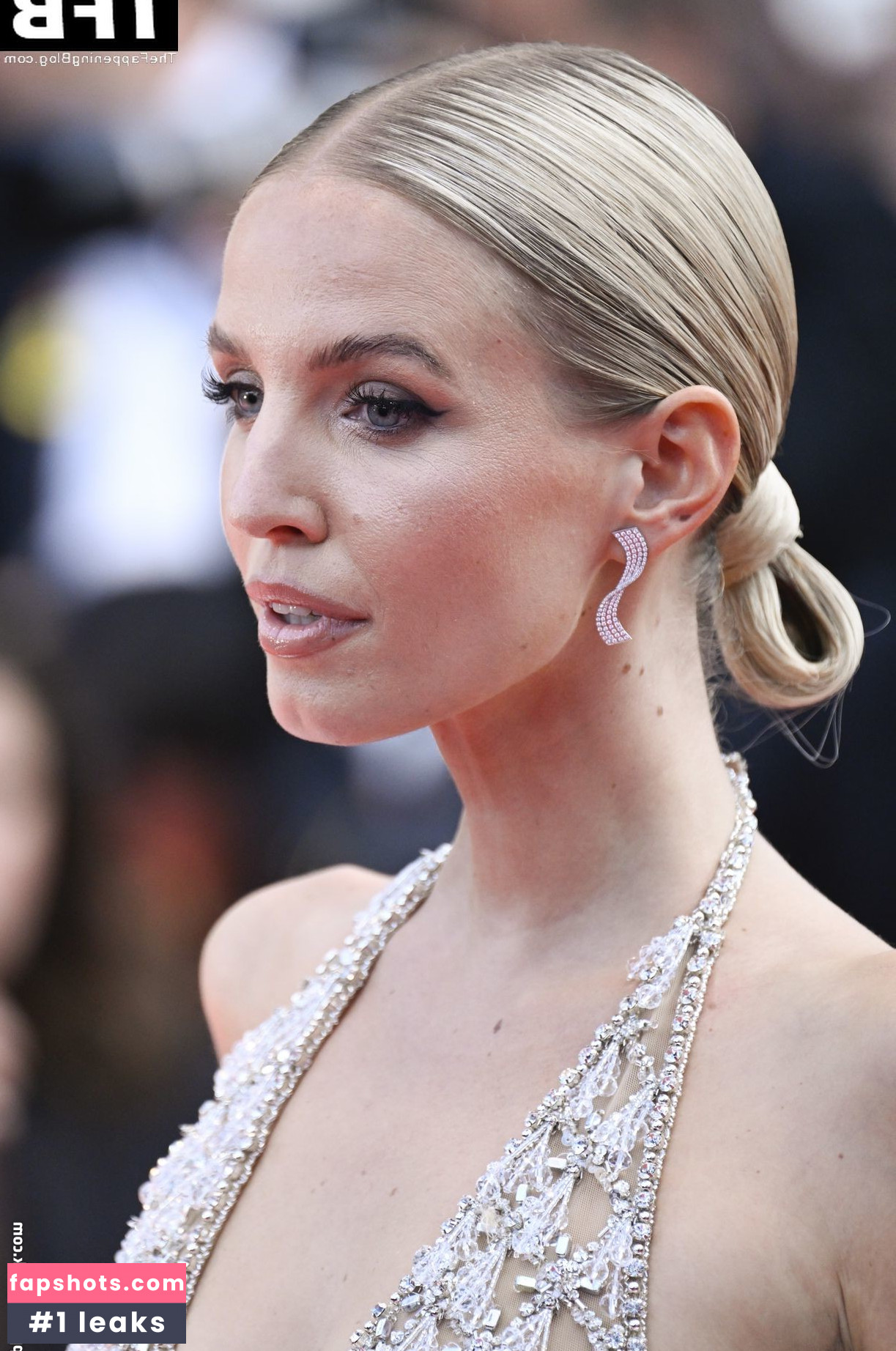 Leonie Hanne gallery photo #140