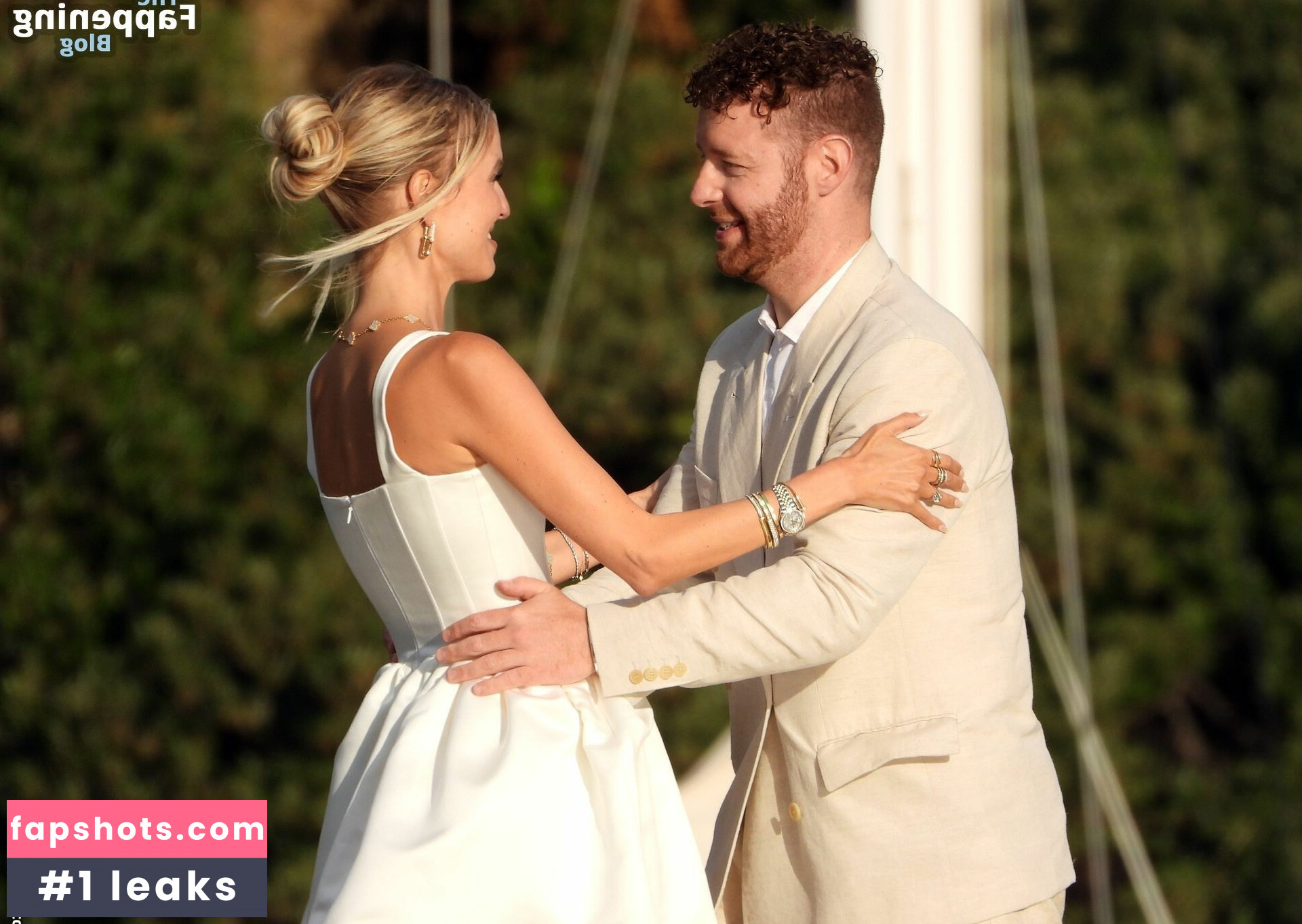 Leonie Hanne gallery photo #15