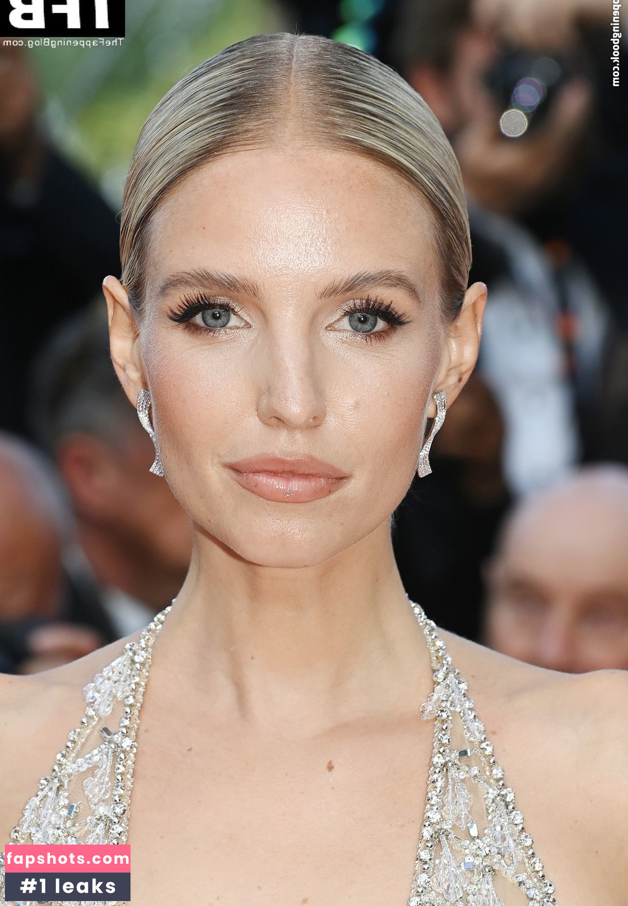 Leonie Hanne gallery photo #141