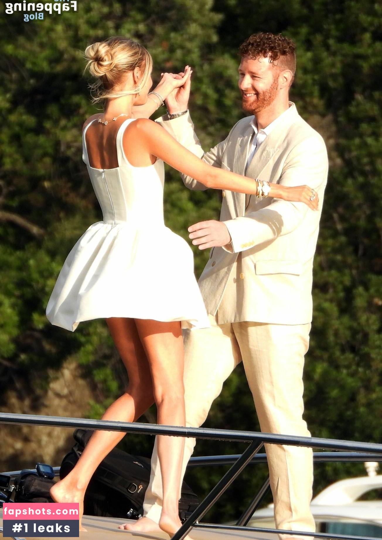 Leonie Hanne gallery photo #16