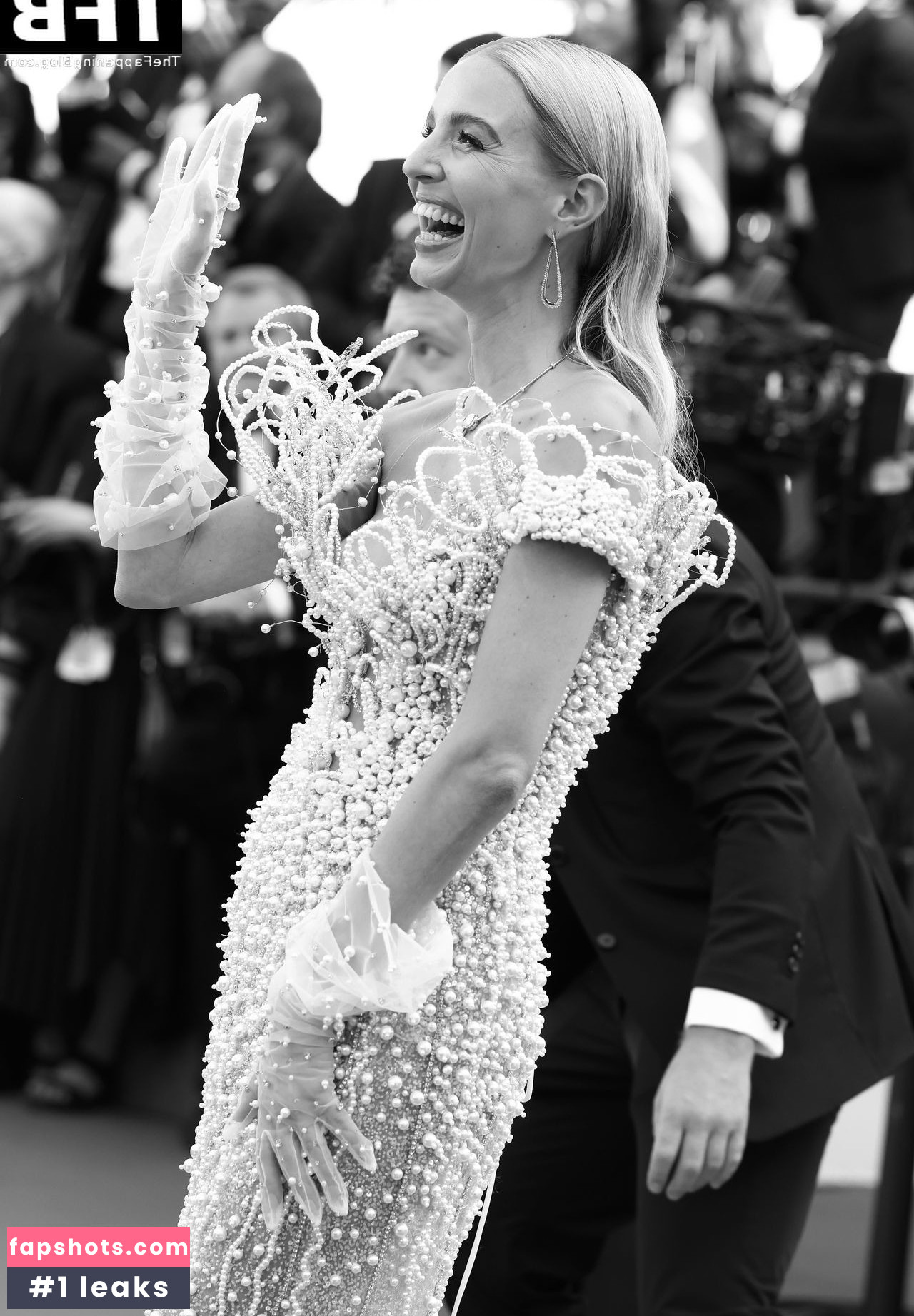 Leonie Hanne gallery photo #189