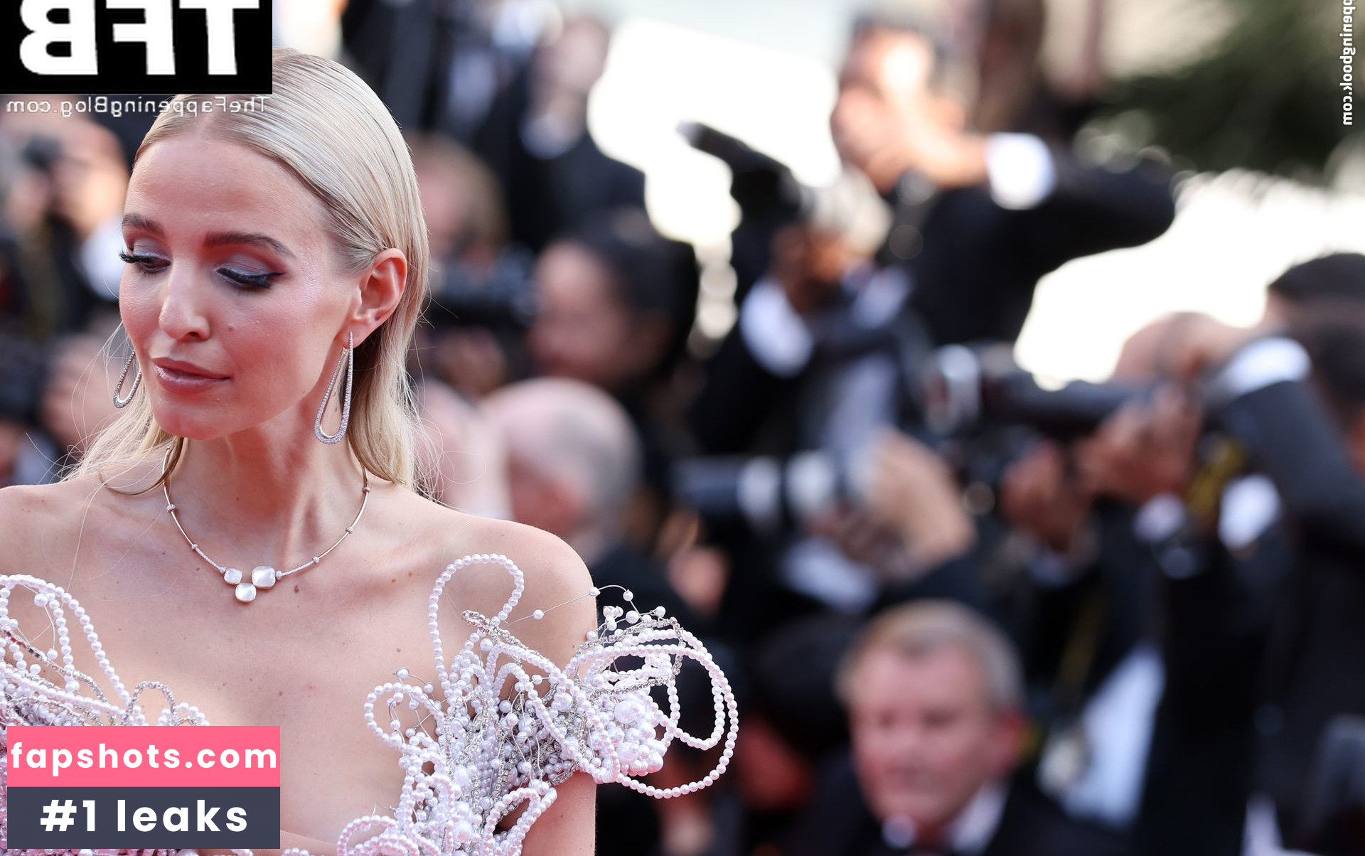 Leonie Hanne gallery photo #191