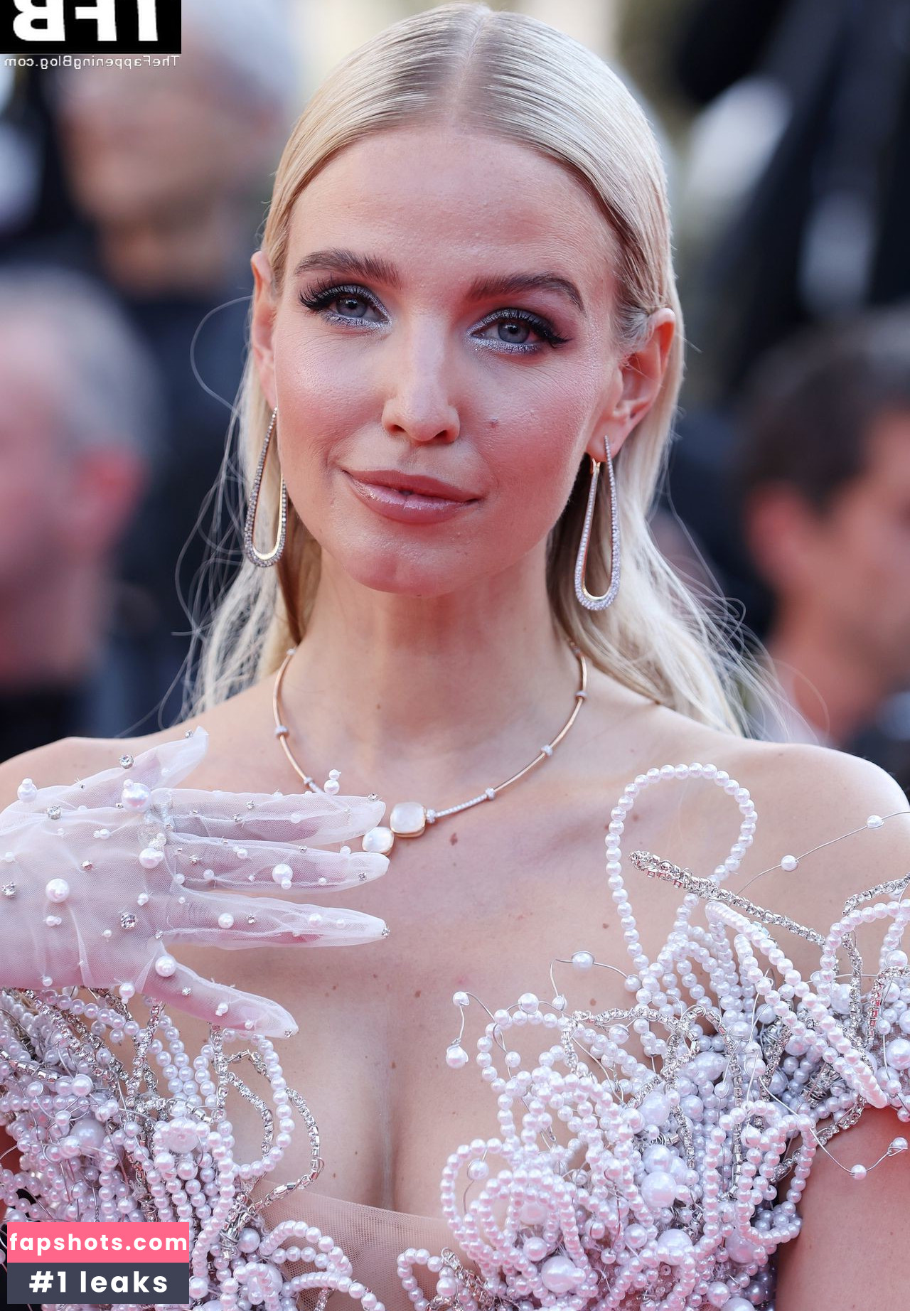 Leonie Hanne gallery photo #193