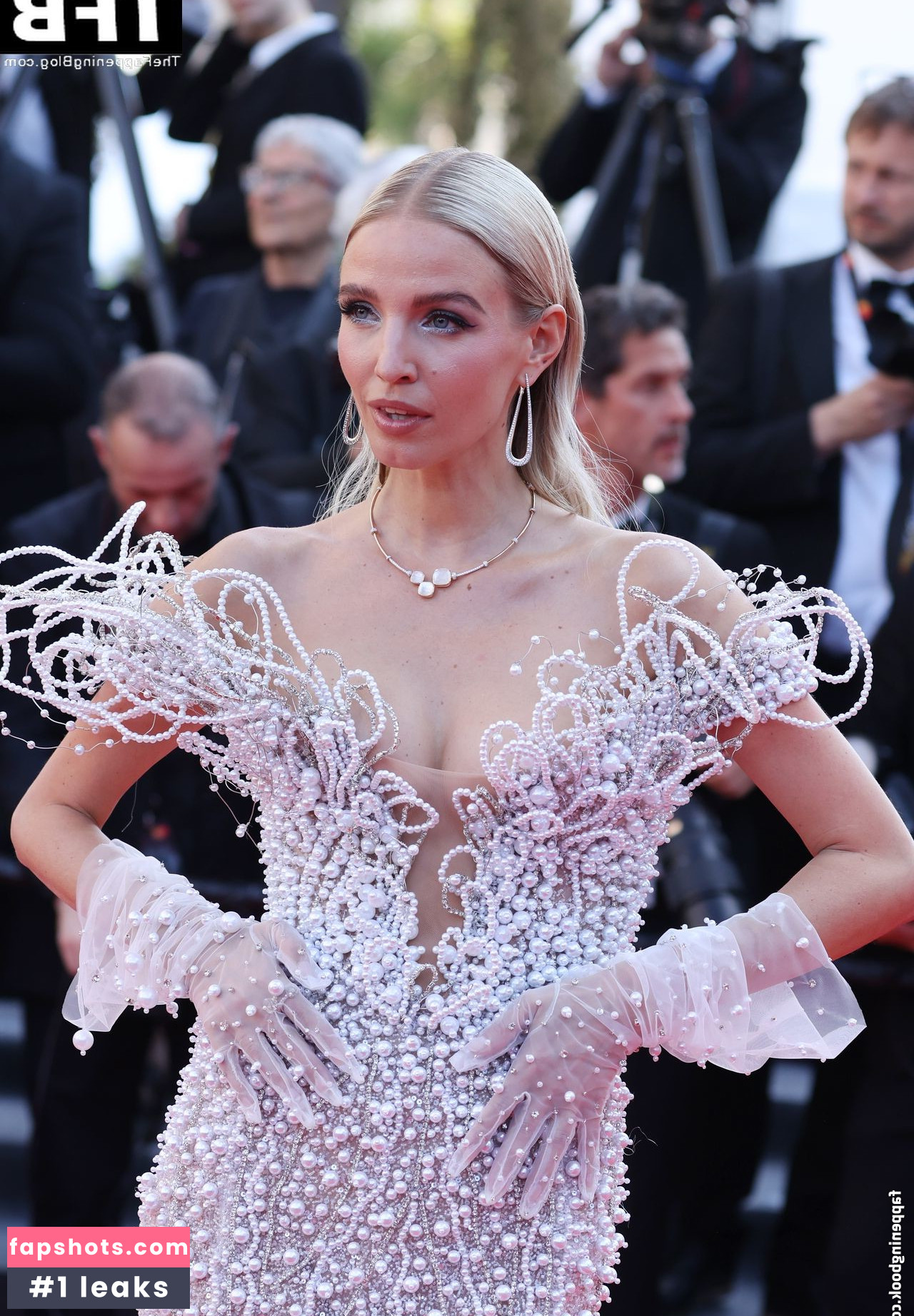 Leonie Hanne gallery photo #196