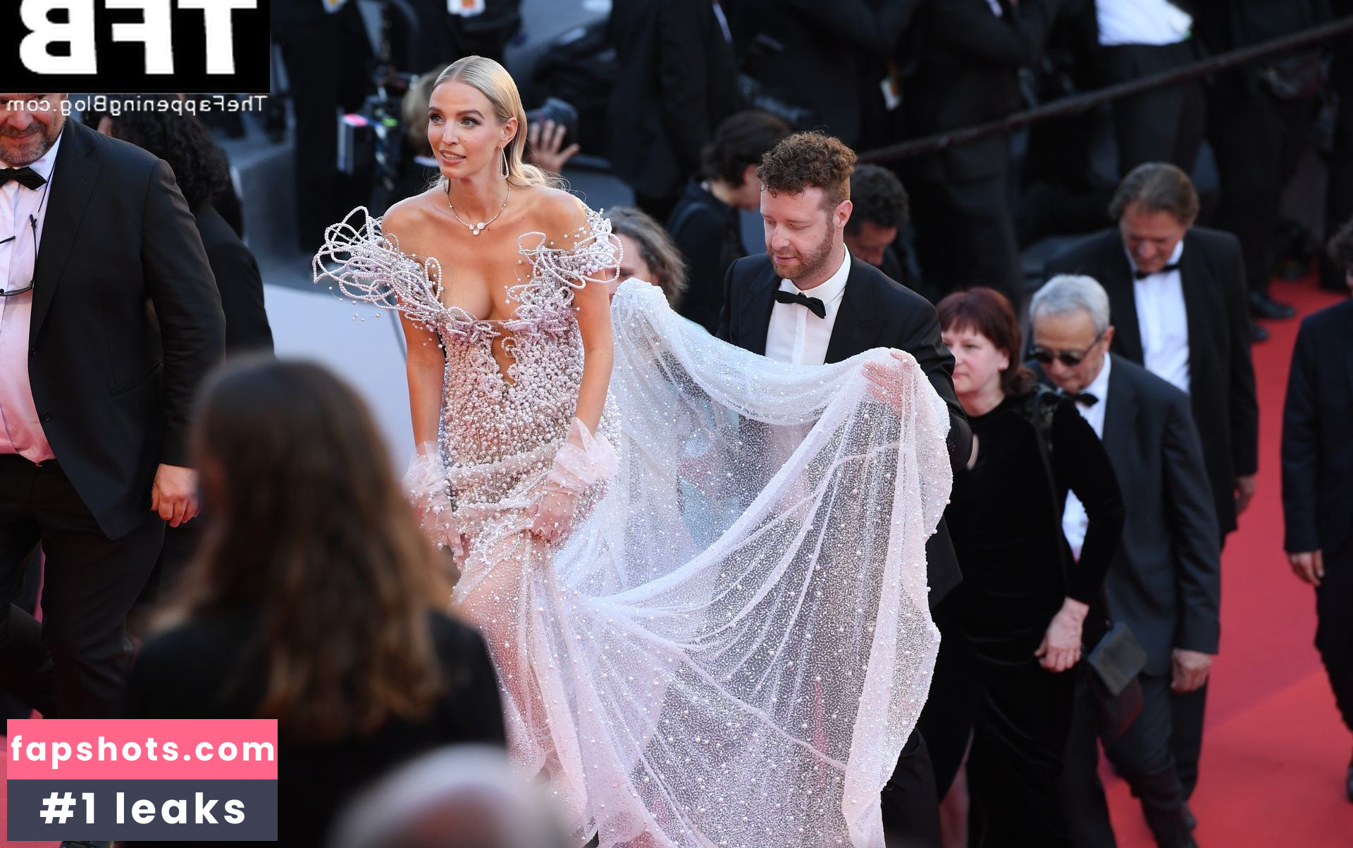 Leonie Hanne gallery photo #197