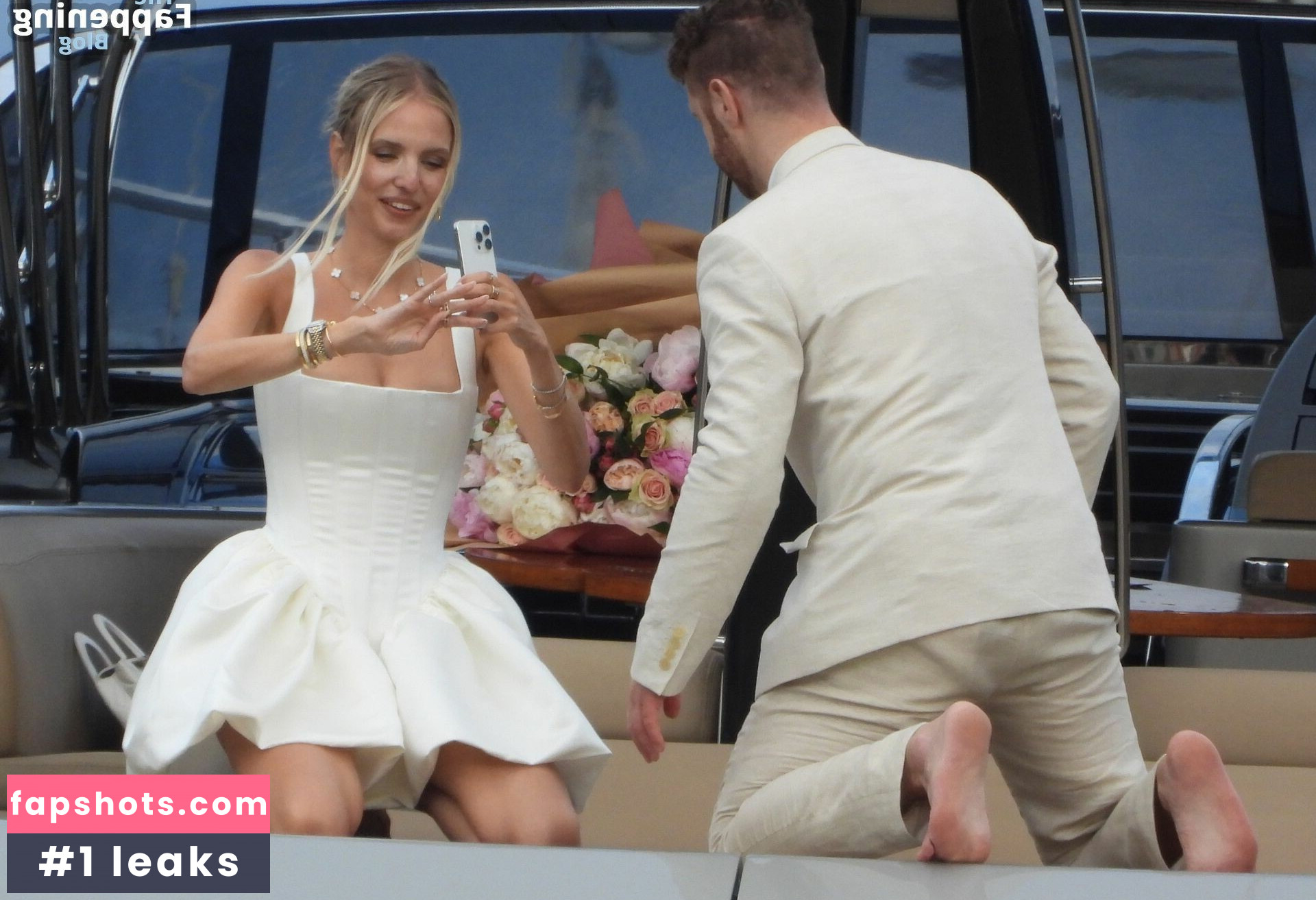 Leonie Hanne gallery photo #3