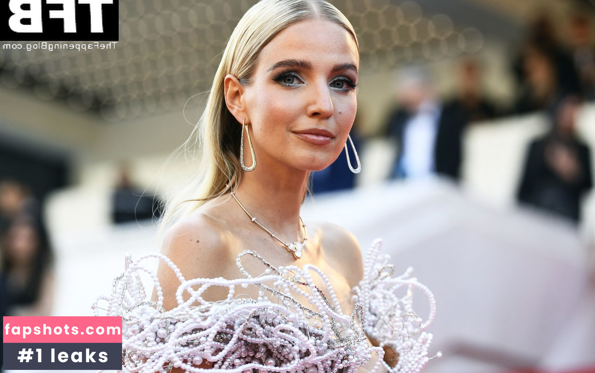 Leonie Hanne gallery photo #230