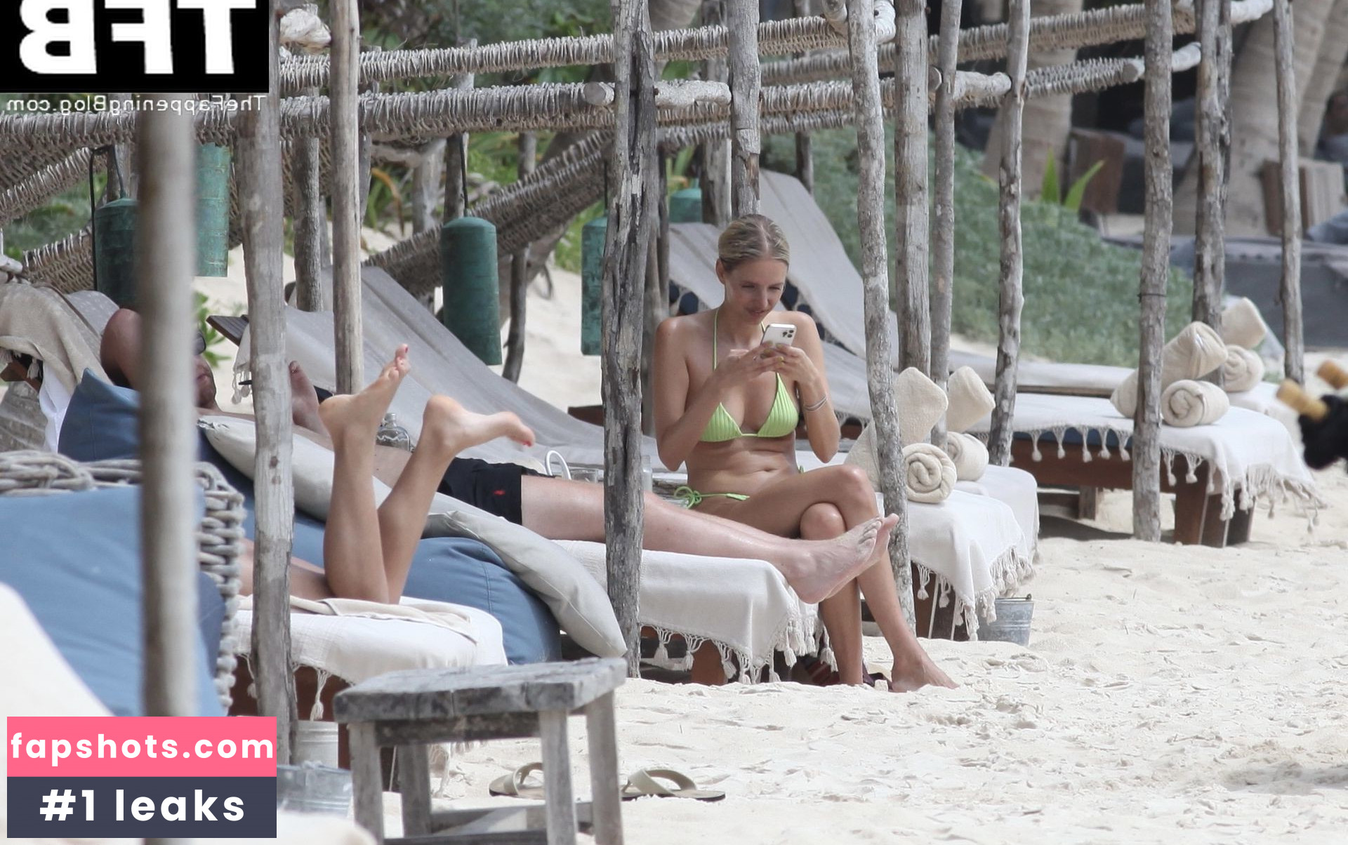 Leonie Hanne gallery photo #252