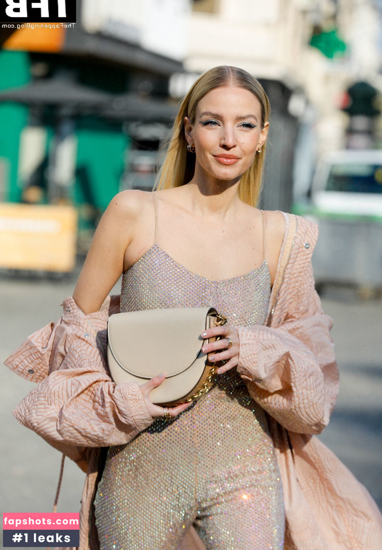 Leonie Hanne gallery photo #276