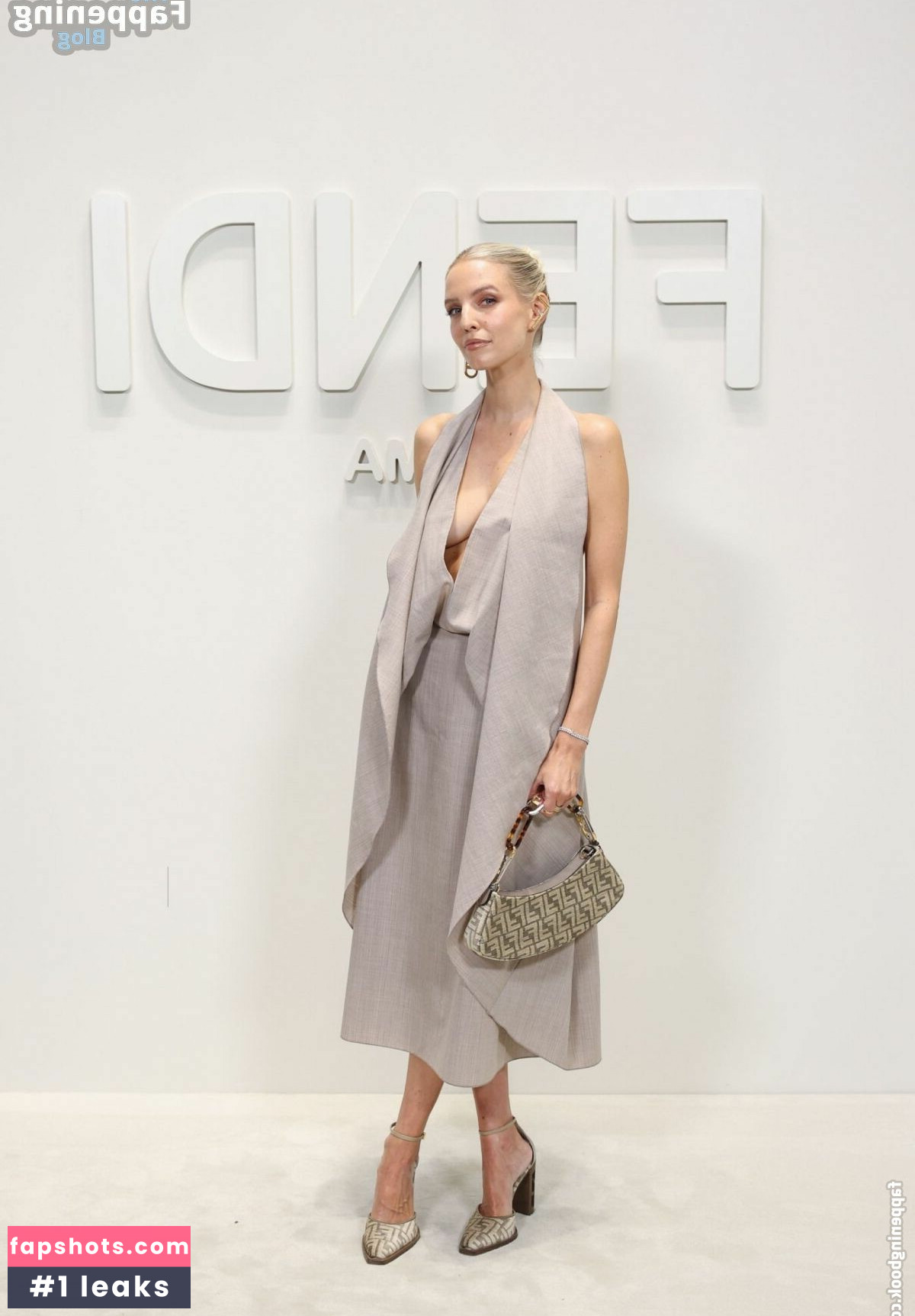 Leonie Hanne gallery photo #41