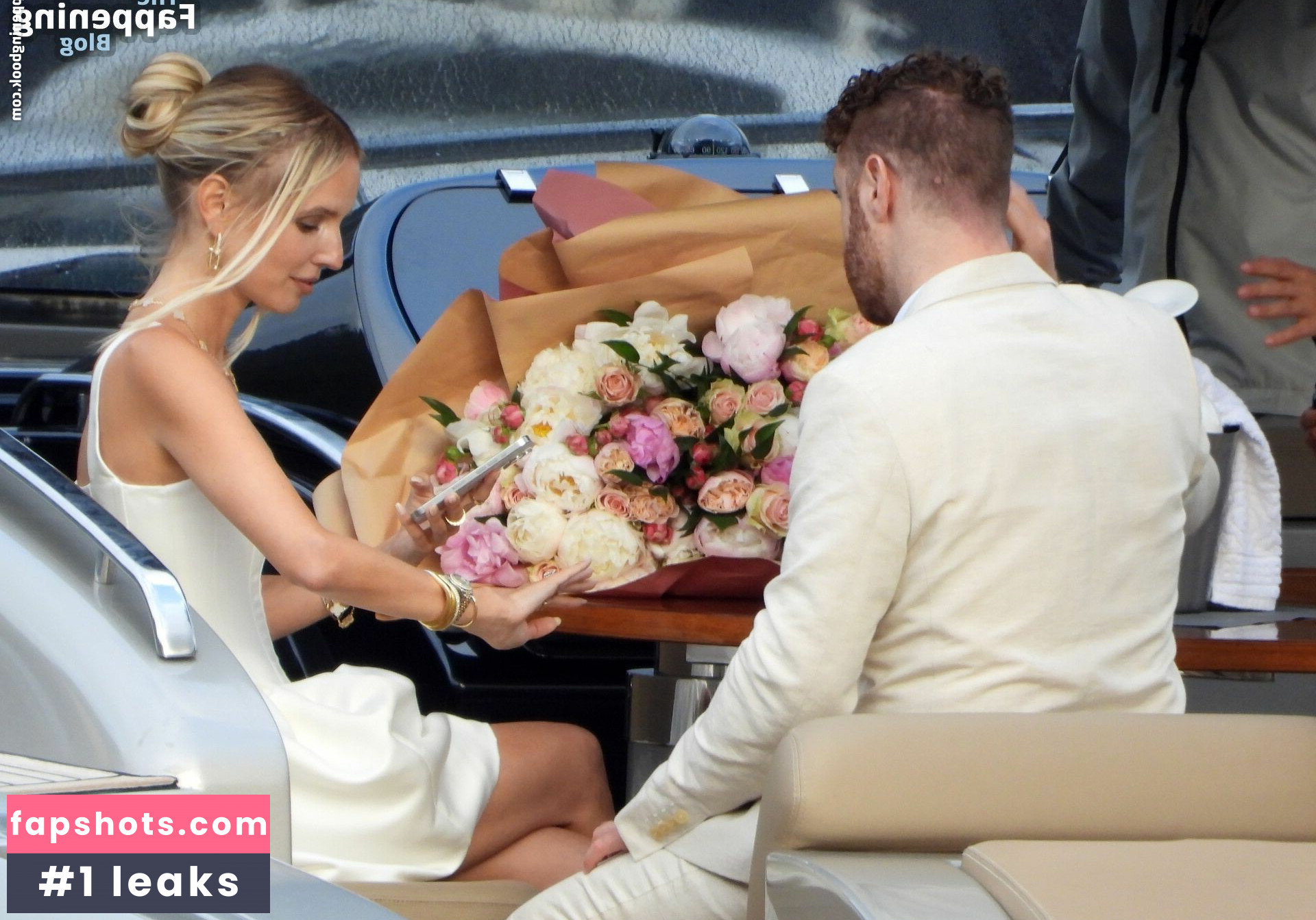 Leonie Hanne gallery photo #6