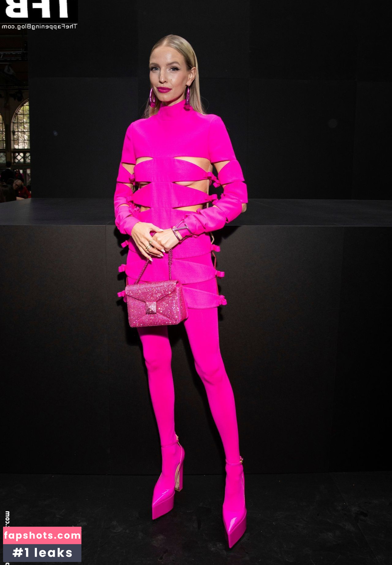 Leonie Hanne gallery photo #78