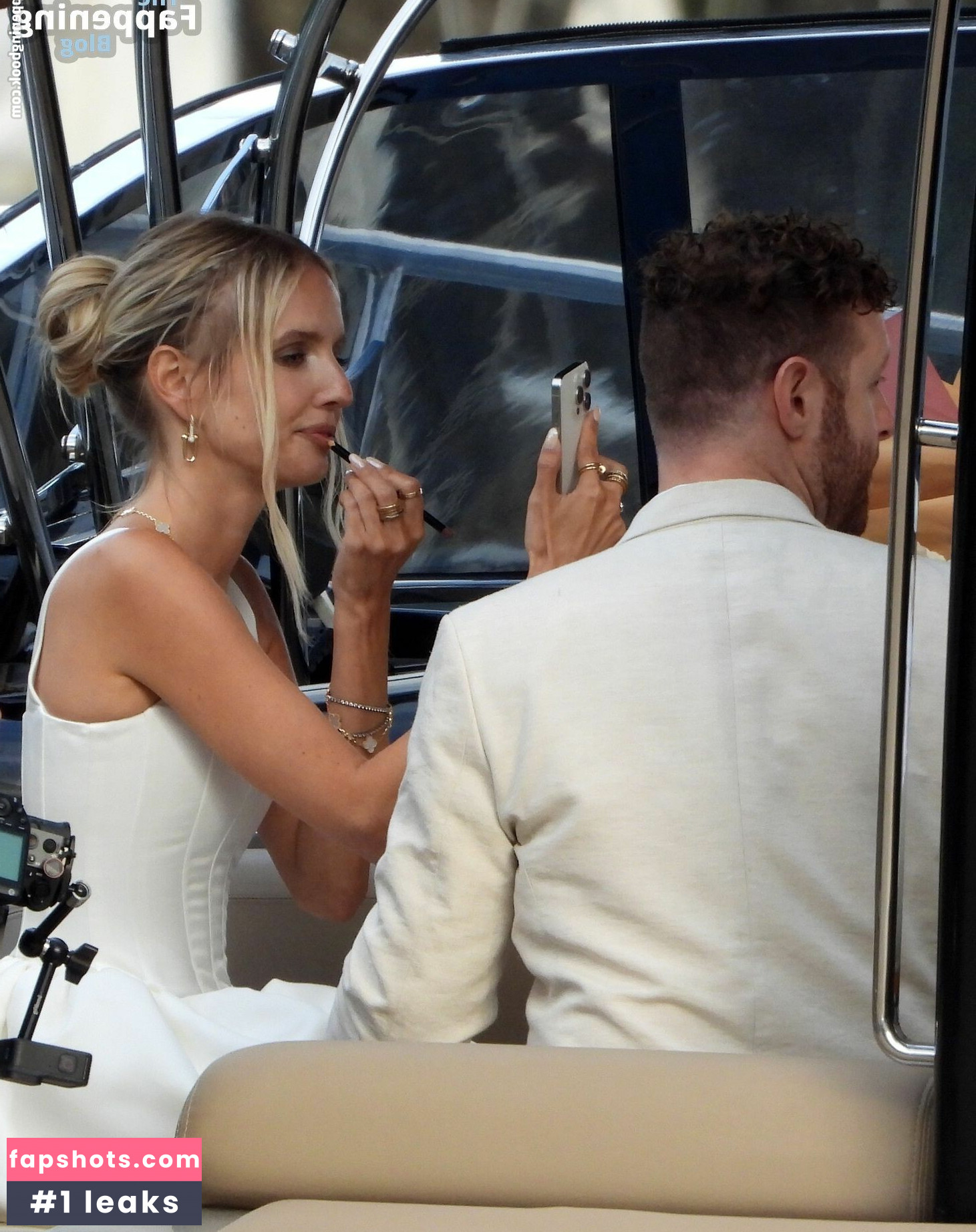 Leonie Hanne gallery photo #10