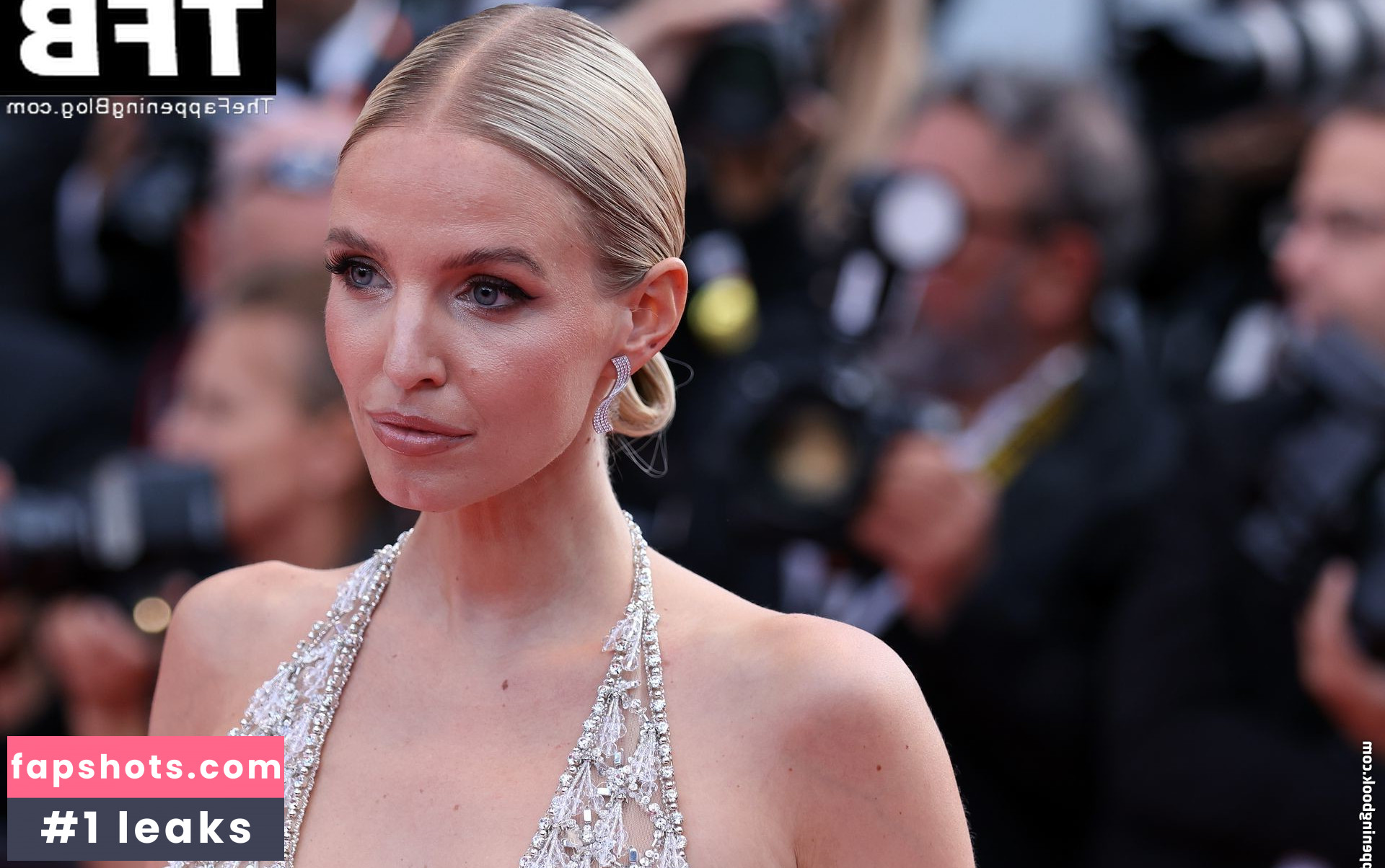 Leonie Hanne gallery photo #99