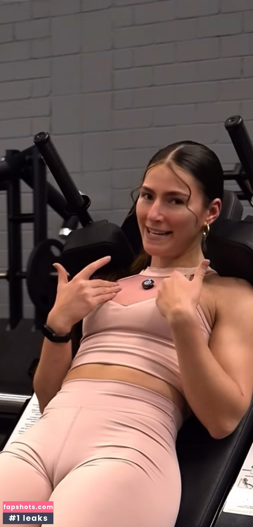 Leonie Kommoss gallery photo #19