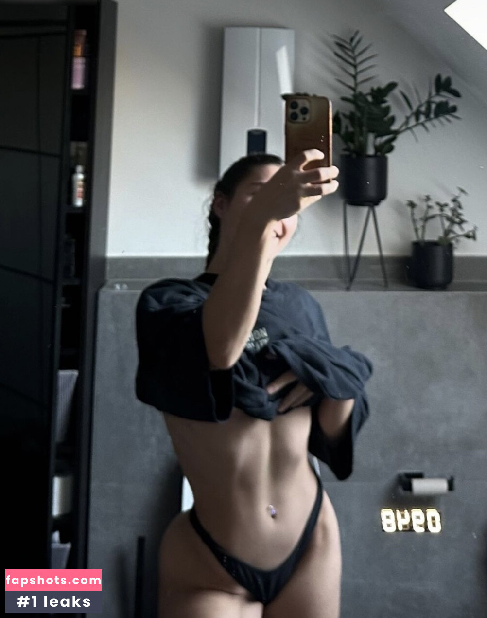 Leonie Kommoss gallery photo #47