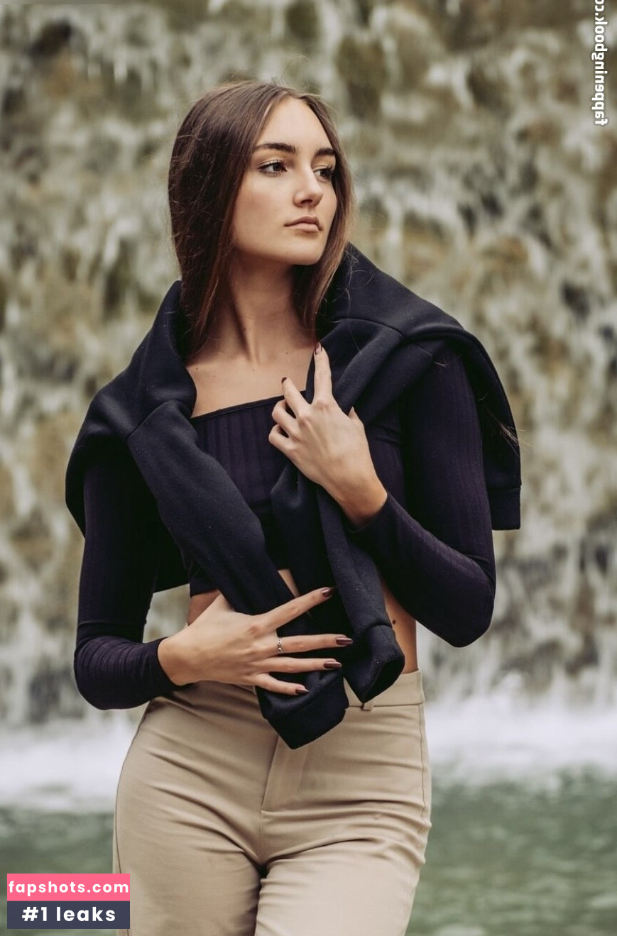 Leonie Treiber gallery photo #2