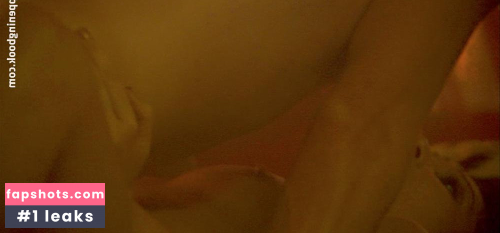 Leonine Smith gallery photo #2