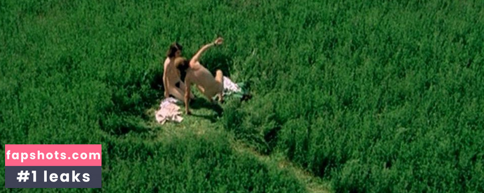 Leonora Fani gallery photo #13