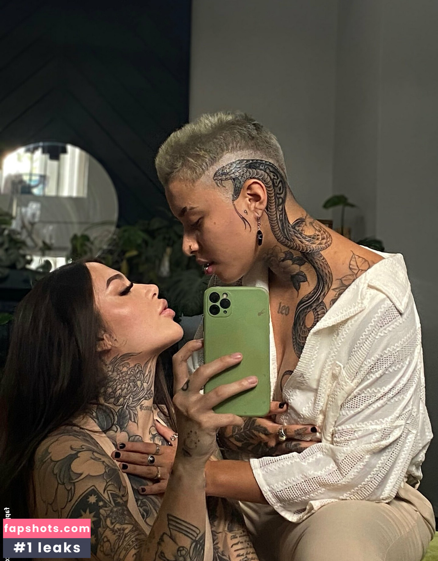 _Leovenus gallery photo #64