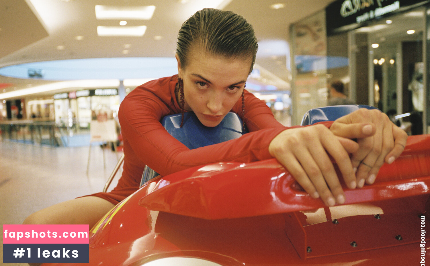 Lera Abova gallery photo #17