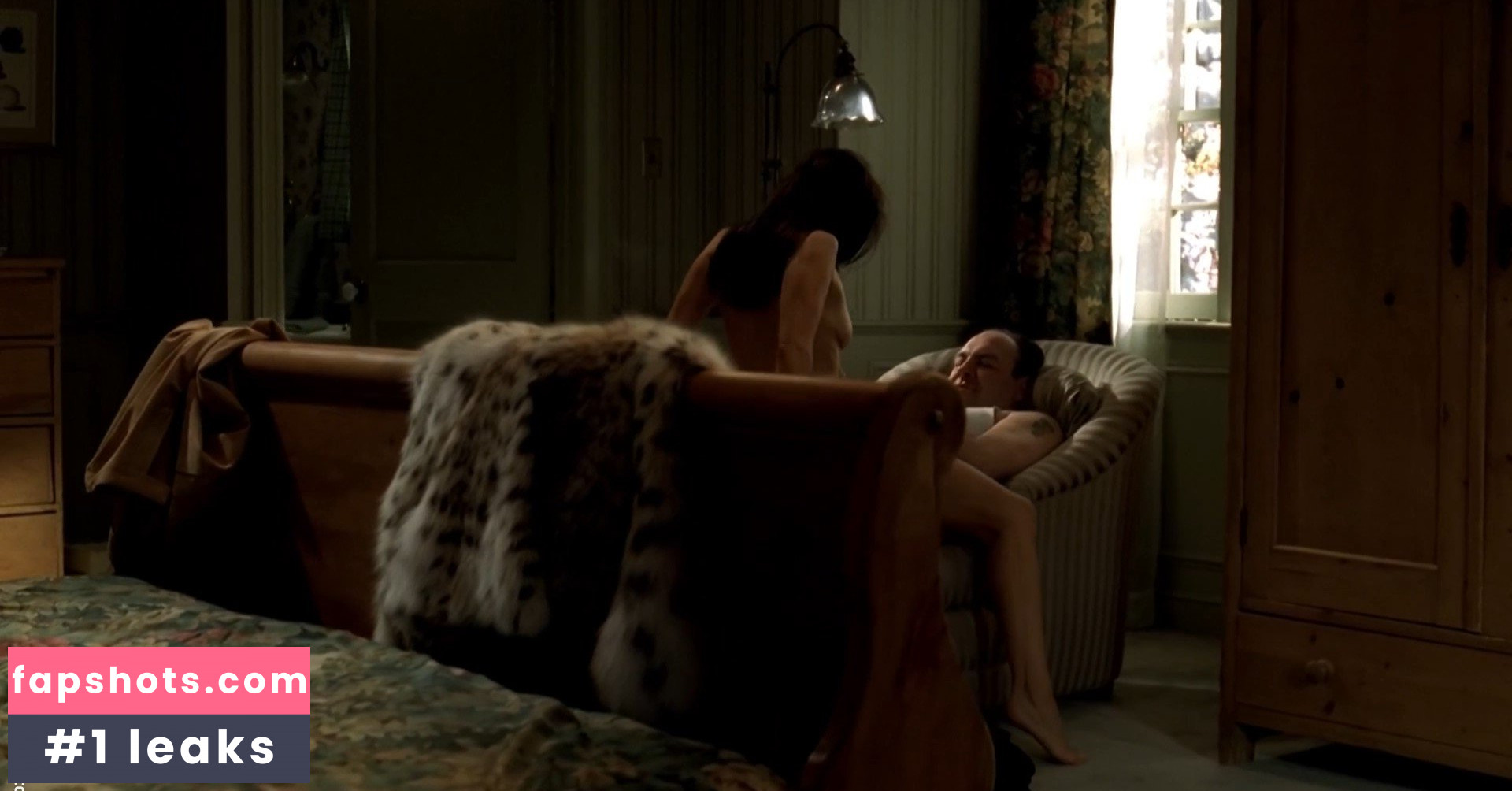 Leslie Bega gallery photo #16