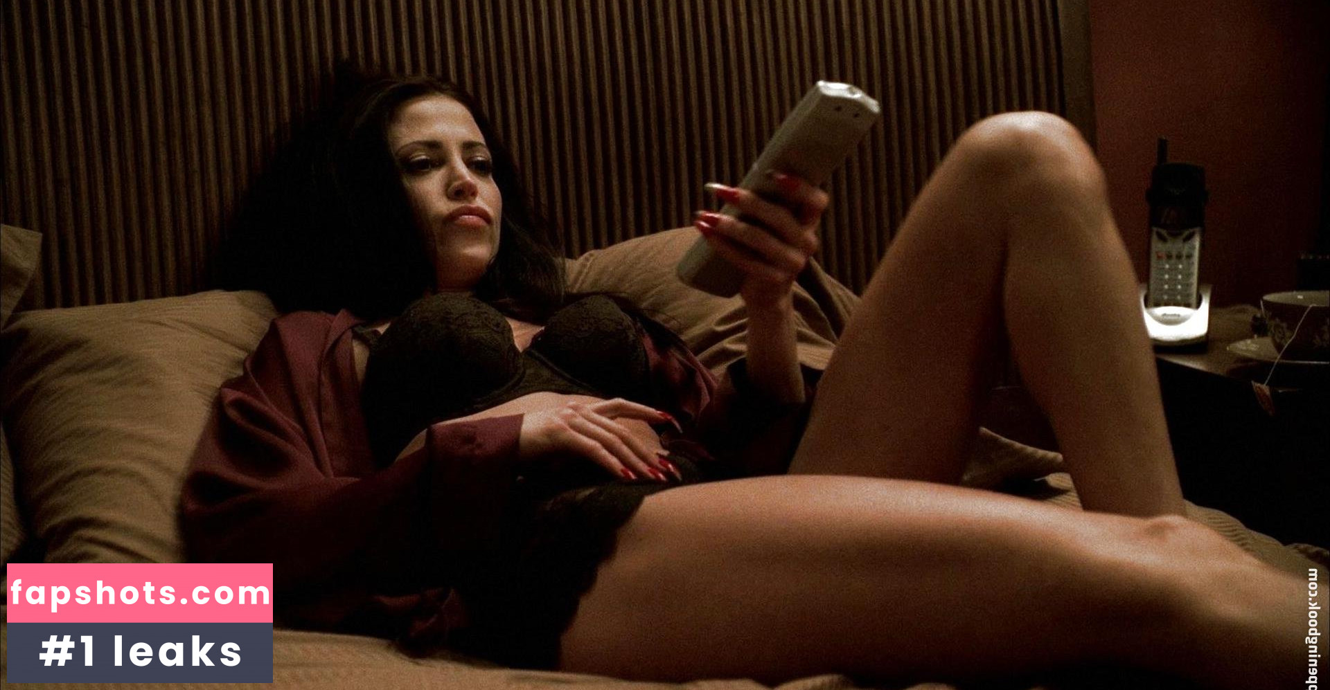 Leslie Bega gallery photo #33