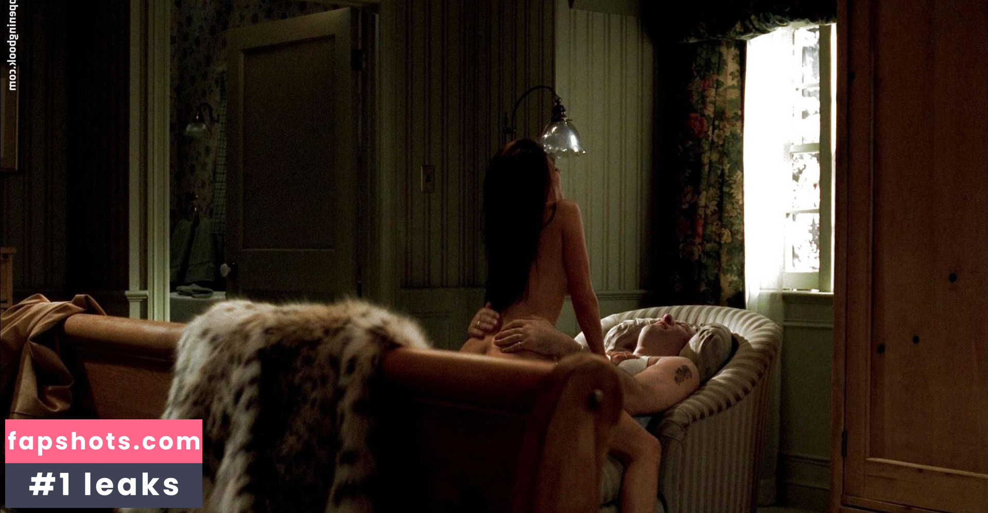 Leslie Bega gallery photo #43